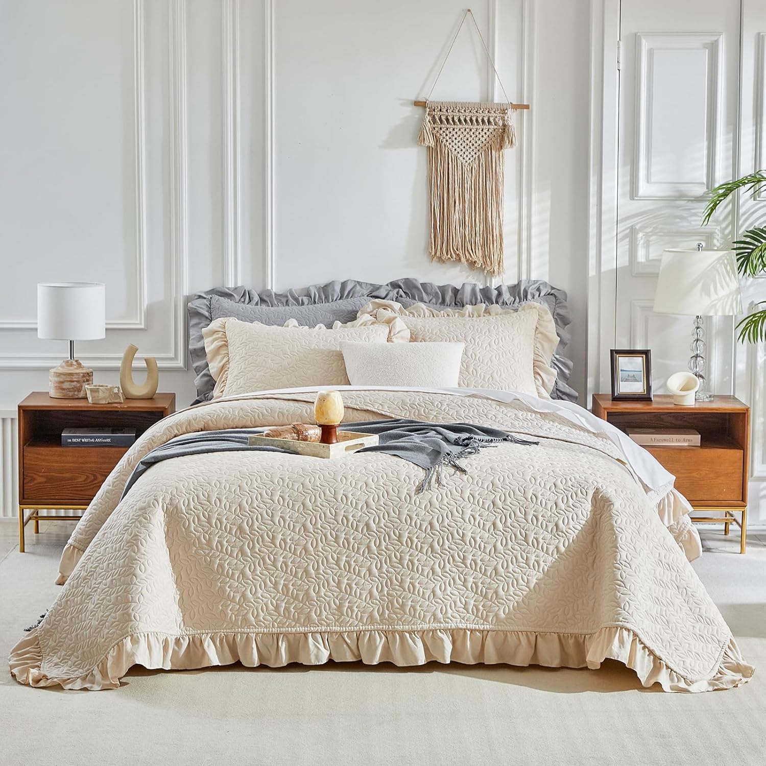 Ruffled Quilt Set King Size 96 * 108in - 3 Pieces Solid Shabby Chic Farmhouse Ruffle Bedding Rustic Coverlet & Sets Lightweight Fluffy Summer Oversized Bedspread with Shams for Women Men - Cream