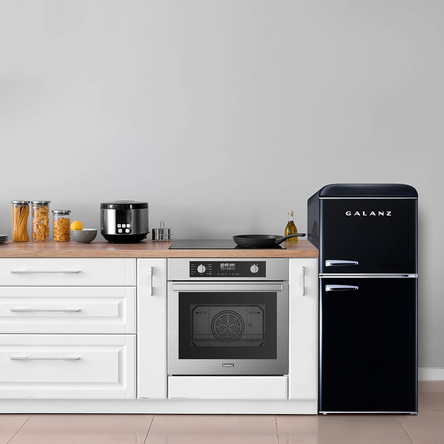 Galanz GLR40TBKER Retro Compact Refrigerator, Mini Fridge with Dual Doors, Adjustable Mechanical Thermostat with Freezer, 4.0 Cu Ft, Black Black 4.0 Cu Ft image 4 of 8 B07R121JYP