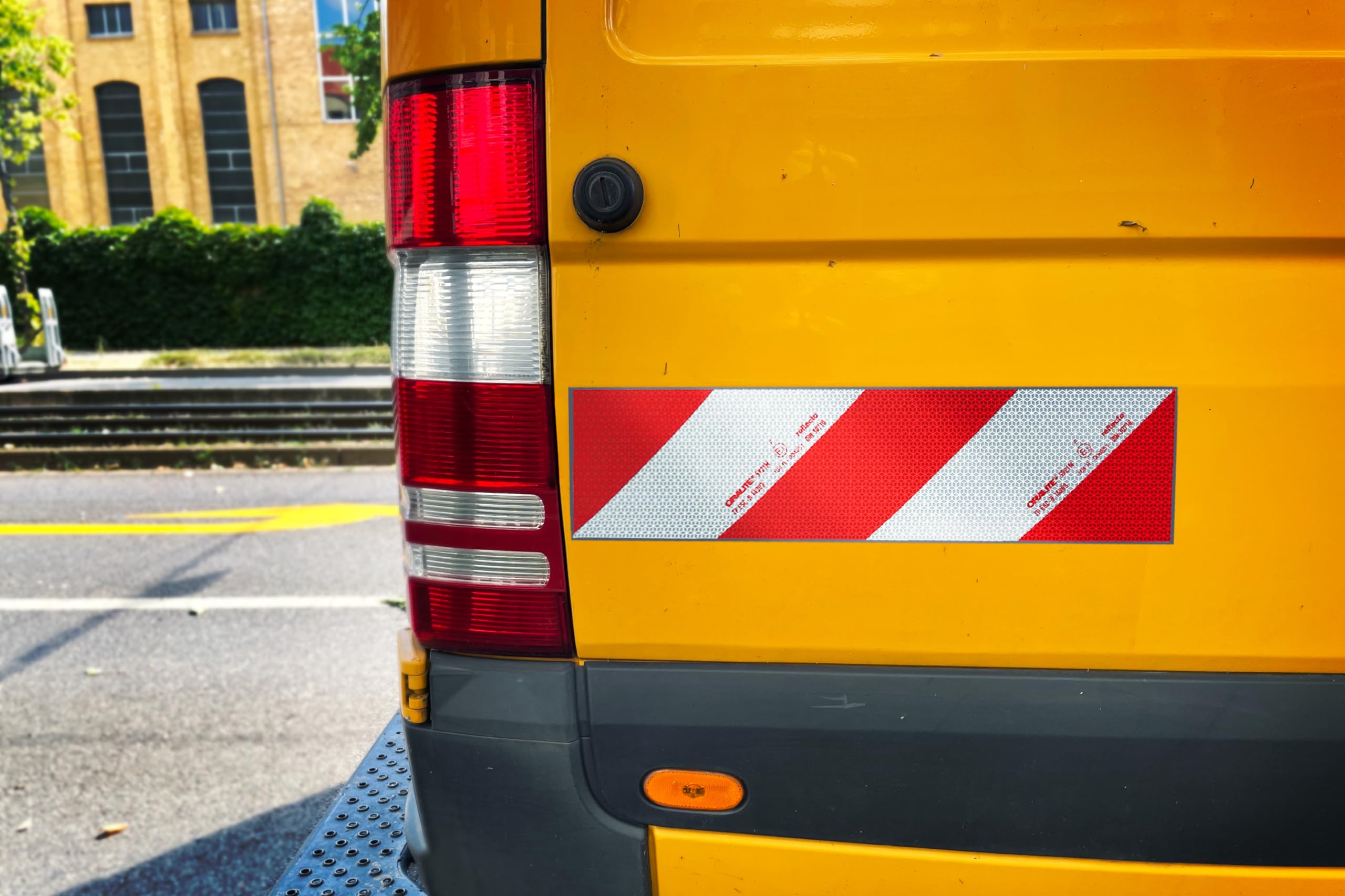 reflecto Kfz-Warnmarkierungssatz | passgenau für Ford Transit Custom ab reflecto Kfz-Warnmarkierungssatz | passgenau für Ford Transit Custom ab