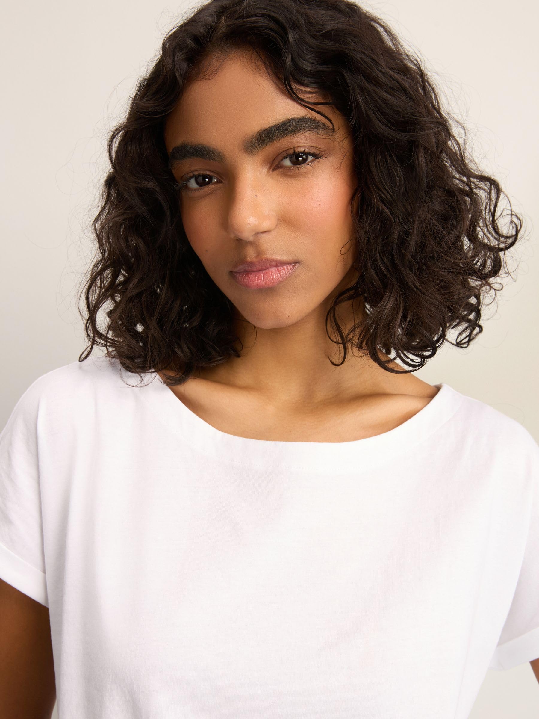 NEXT Damen T-Shirts mit überschnittenen Schultern aus 100% Baumwolle, 7er-Pack