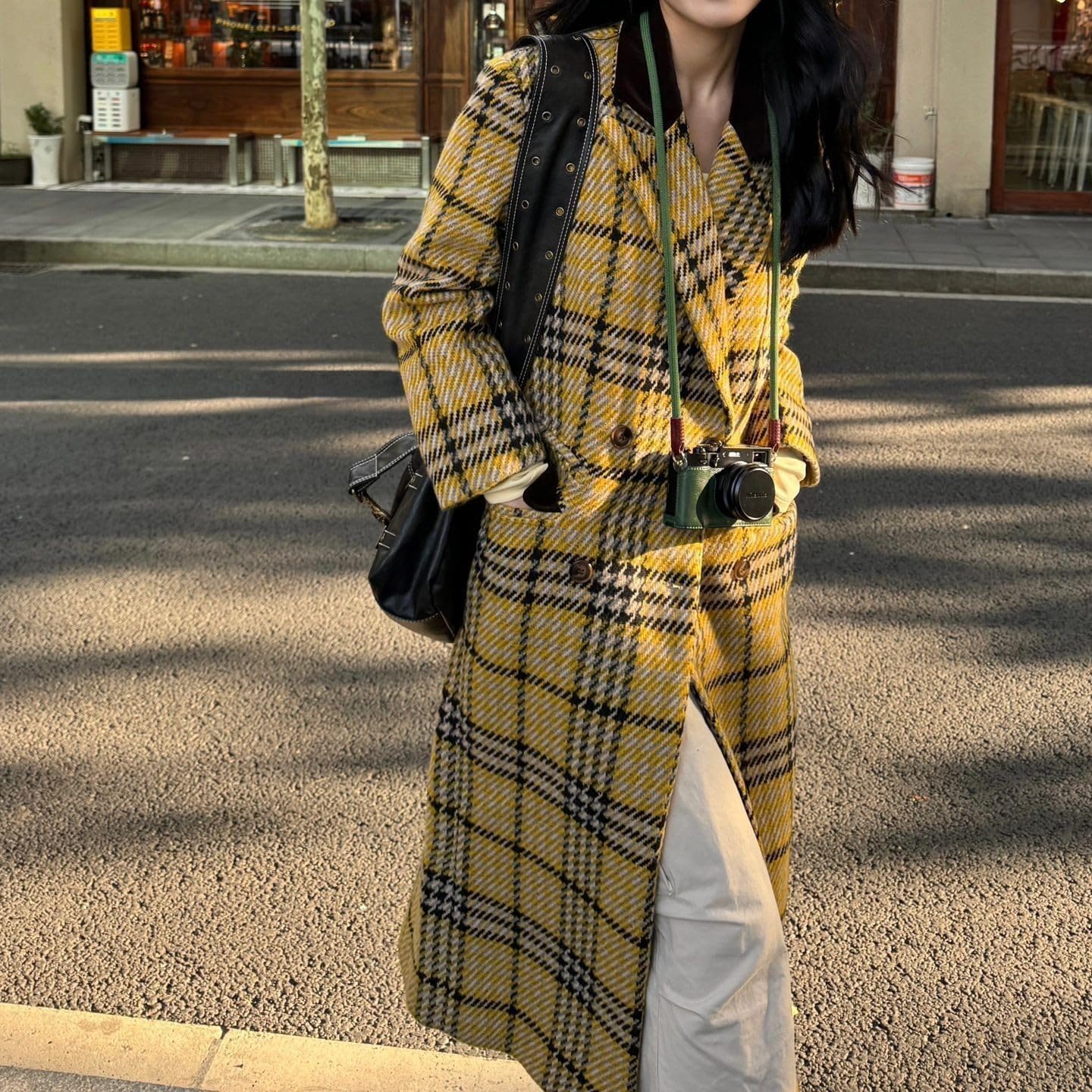 chouyatou Women's Plaid Wool Coat Notch Lapel Overcoat Winter Long Trench Coat Double Breasted Pea Coat