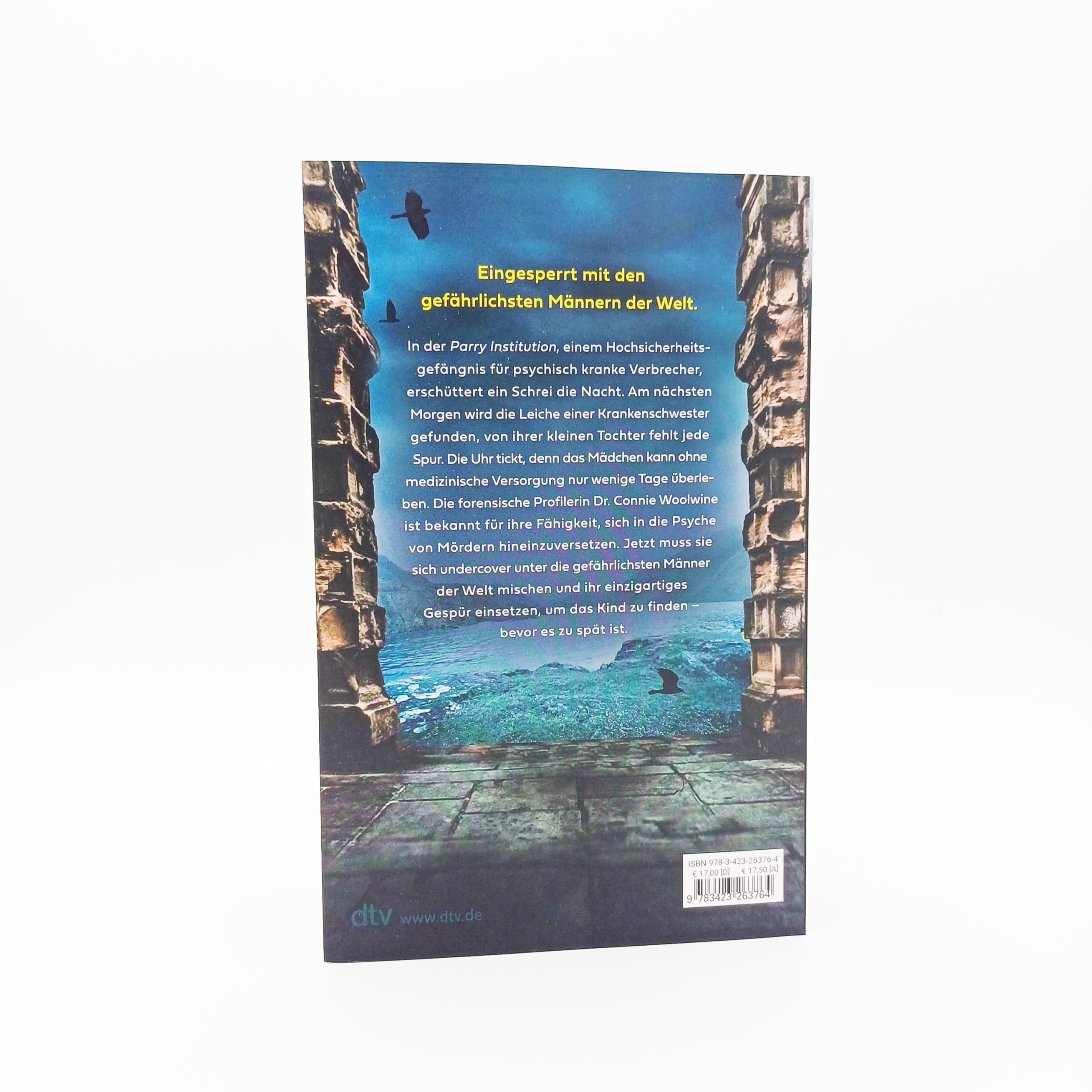 The Institution: Thriller | »Brillant! ›The Institution‹ ist eine erschütternde, atemlose Geschichte, die einen ab der ersten Seite packt.« Jeffery Deaver