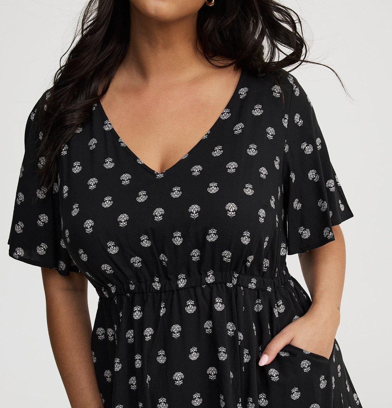 Torrid Women's Plus Size V-Neck Elastic Waist Mini Dress - Image 2