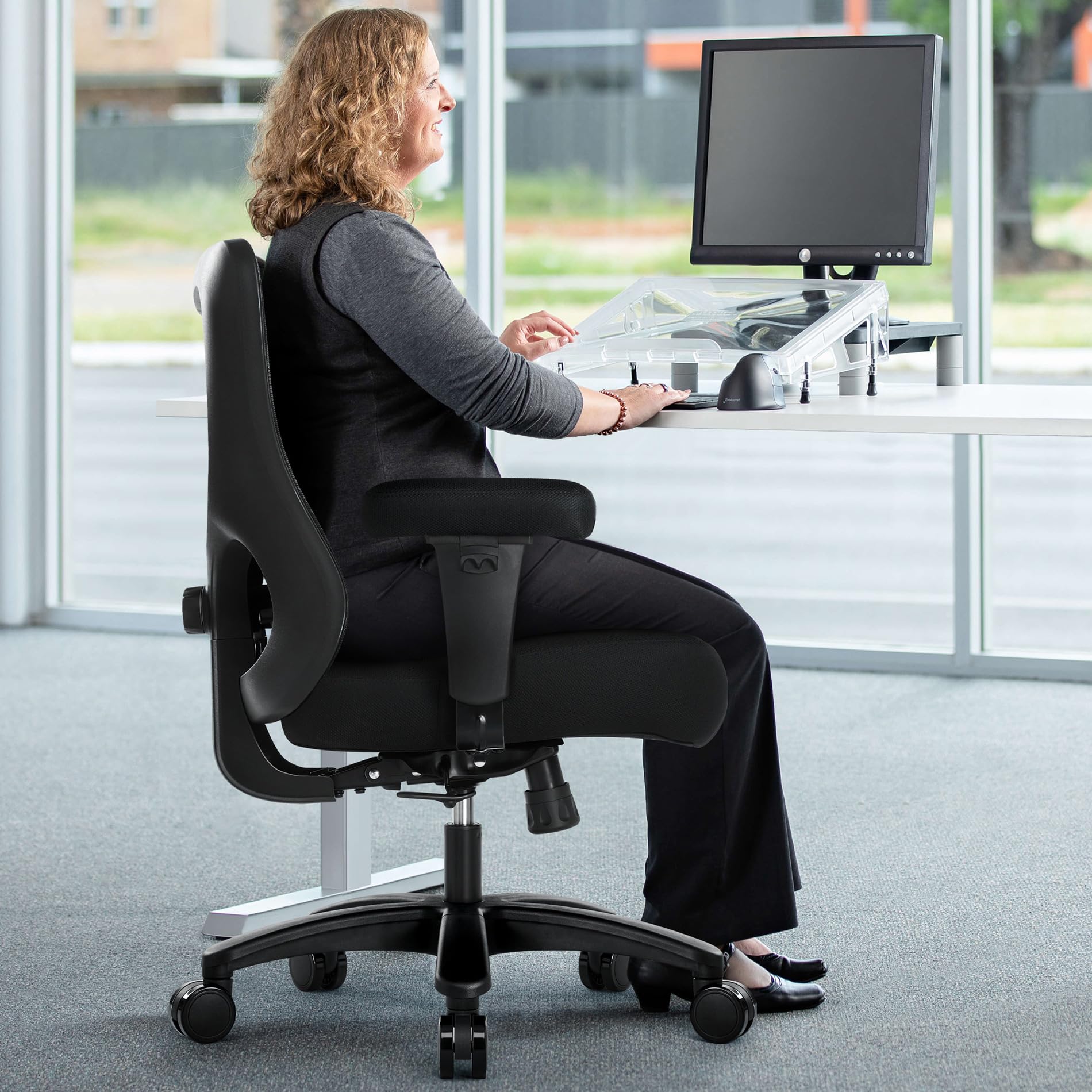 IWMH Silla de oficina ergonómica 200 kg, silla de escritorio de malla grande y alta | Silla de ordenador con soporte lumbar ajustable y cojín de muelles extra ancho, reposabrazos 4D para oficina en casa