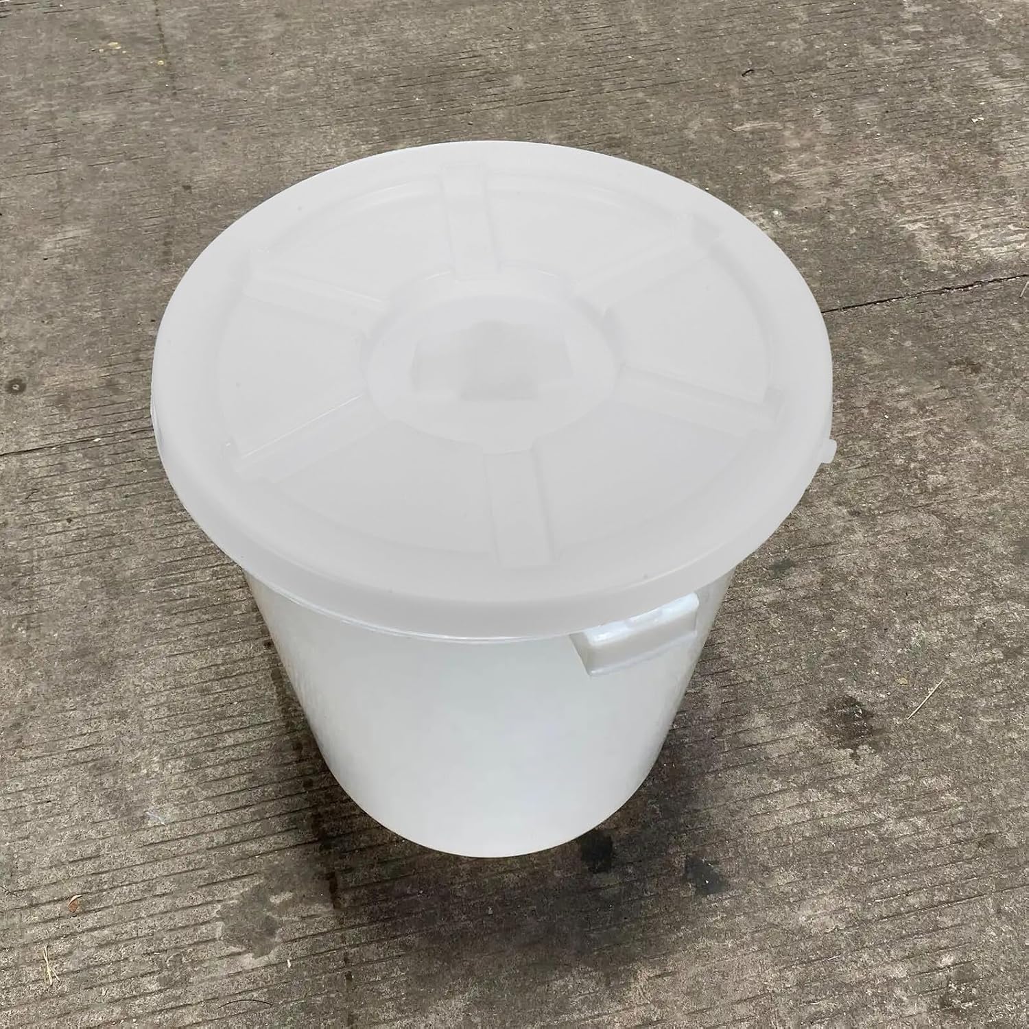 Outdoor Trash Can Lid 45l Thickened Heavy-duty Garbage Bin Cover White Replacement Part for Garden Sanitation and Waste Management