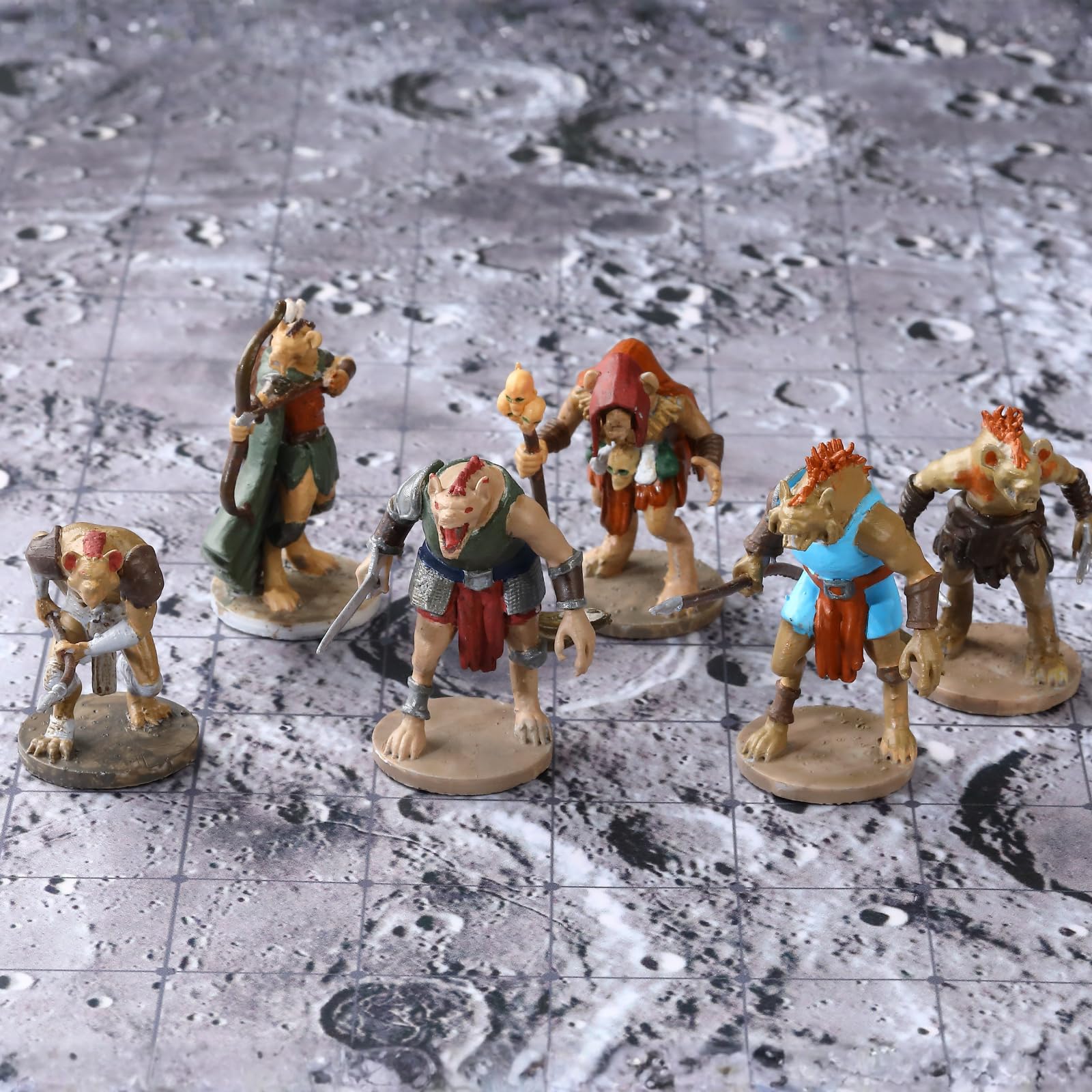 Amazon | DND ミニチュア スターターセット - 40体ユニークな