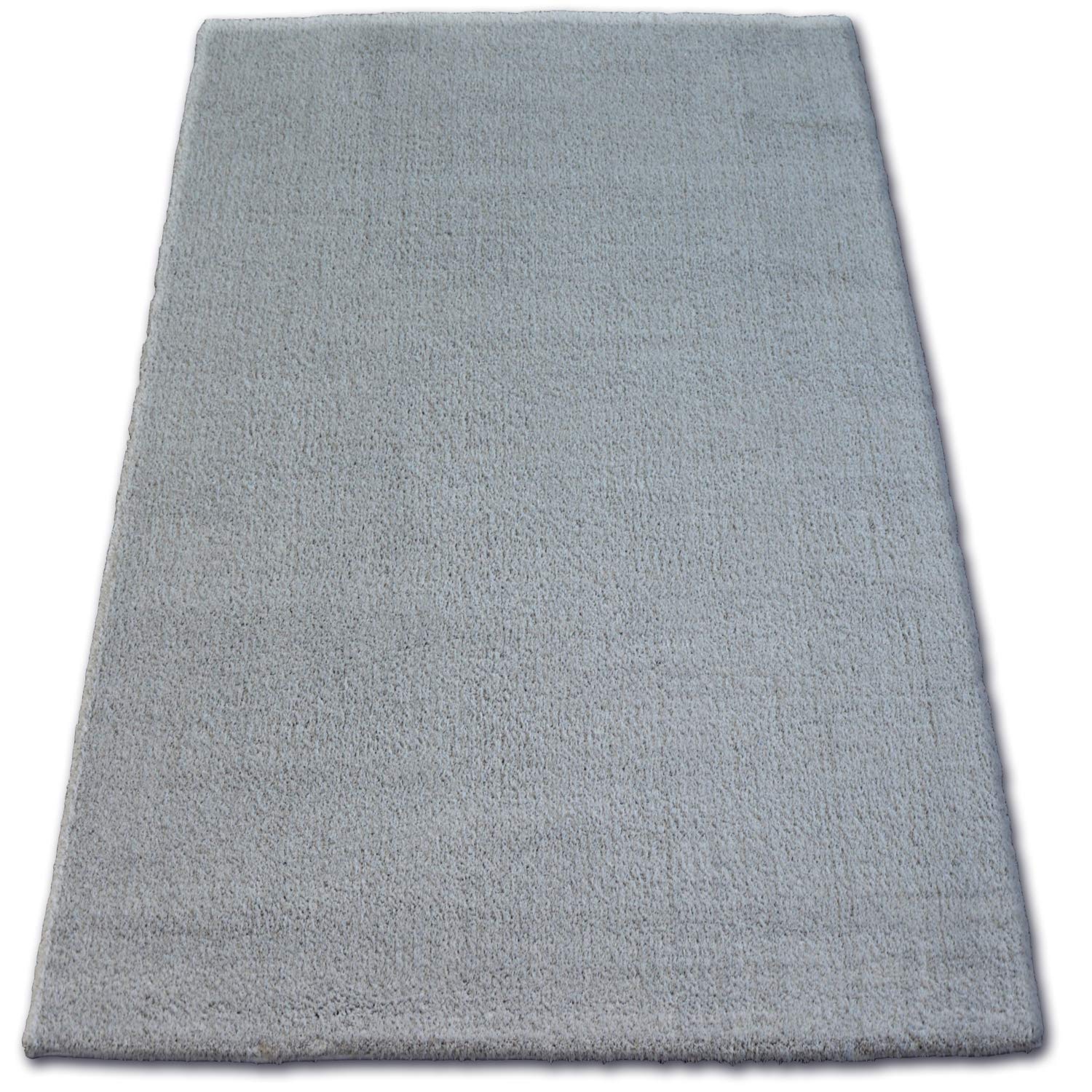 Tapis shaggy gris isolant pour éviter le sol froid