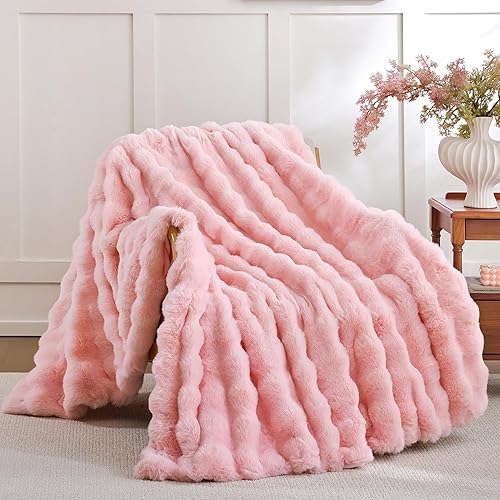 Smoofy Faux Fur Throw Blanket for Couch – Blush Pink