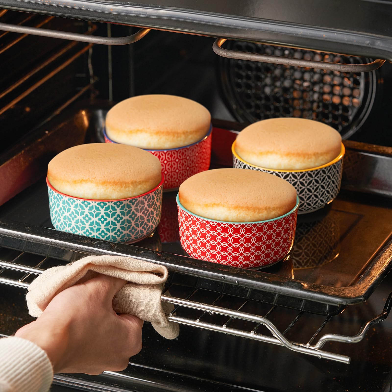 DOWAN Creme Brulee Schälchen 6er Set, 235 ml Porzellan Souffle Förmchen Backofenfest, Kleine Auflaufform, Ragout Fin Schalen, Mikrowellen-, Airfryer- und Spülmaschinenfest, Ø 10,5 cm Mehrfarbig