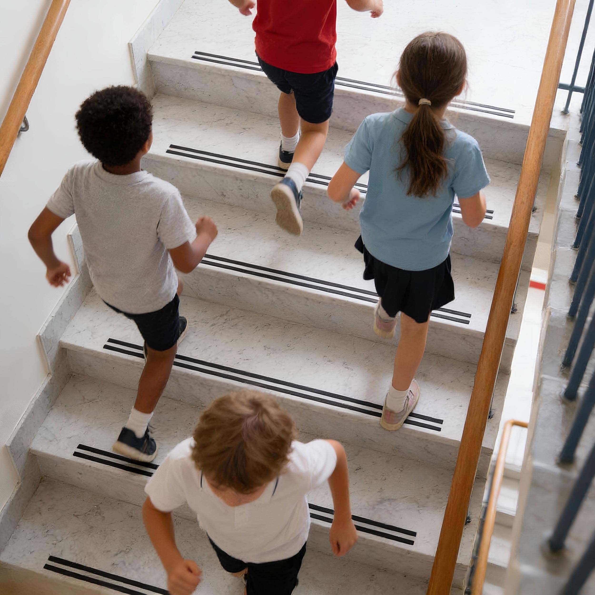 Quest Perfil de Borde de Escalera PVC 4,5 mm Antideslizante - Negro, 25 m | Perfil de borde de escalera para insertar en las ranuras sin adhesivo, resistente a la intemperie y a la abrasión