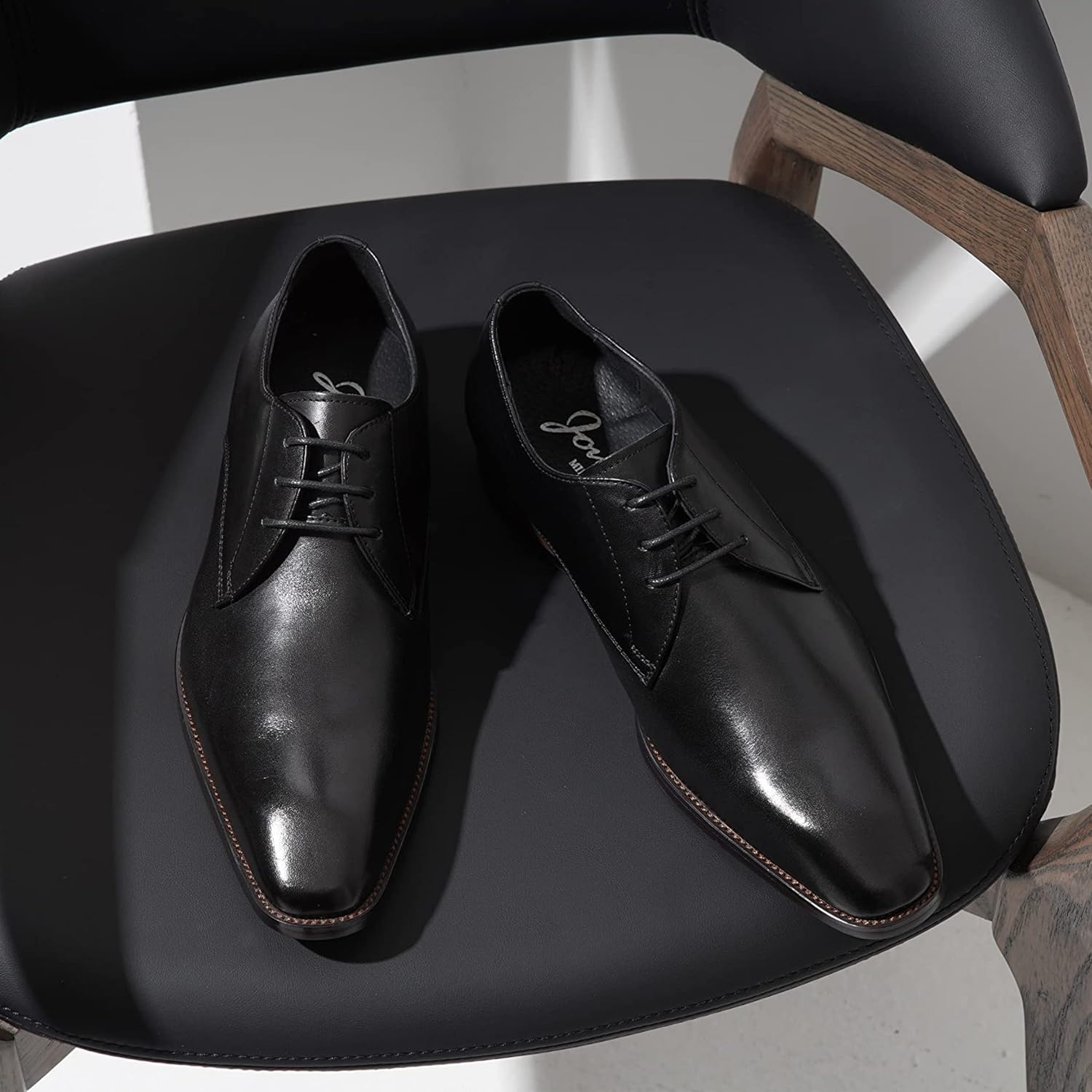 Jousen Sapato social masculino de couro com ponta de asa formal Oxford Brogue Retro Derby para homens, Amy9216-couro premium preto, 10.5 Wide em promoção! Veja a oferta e mais achadinhos de Sapatos 7 Hoje é o melhor dia para comprar Jousen Sapato social masculino de couro com ponta de asa formal Oxford Brogue Retro Derby para homens, Amy9216-couro premium preto, 10.5 Wide com aquele preço maroto! Promoção! Aproveite a oferta! 7