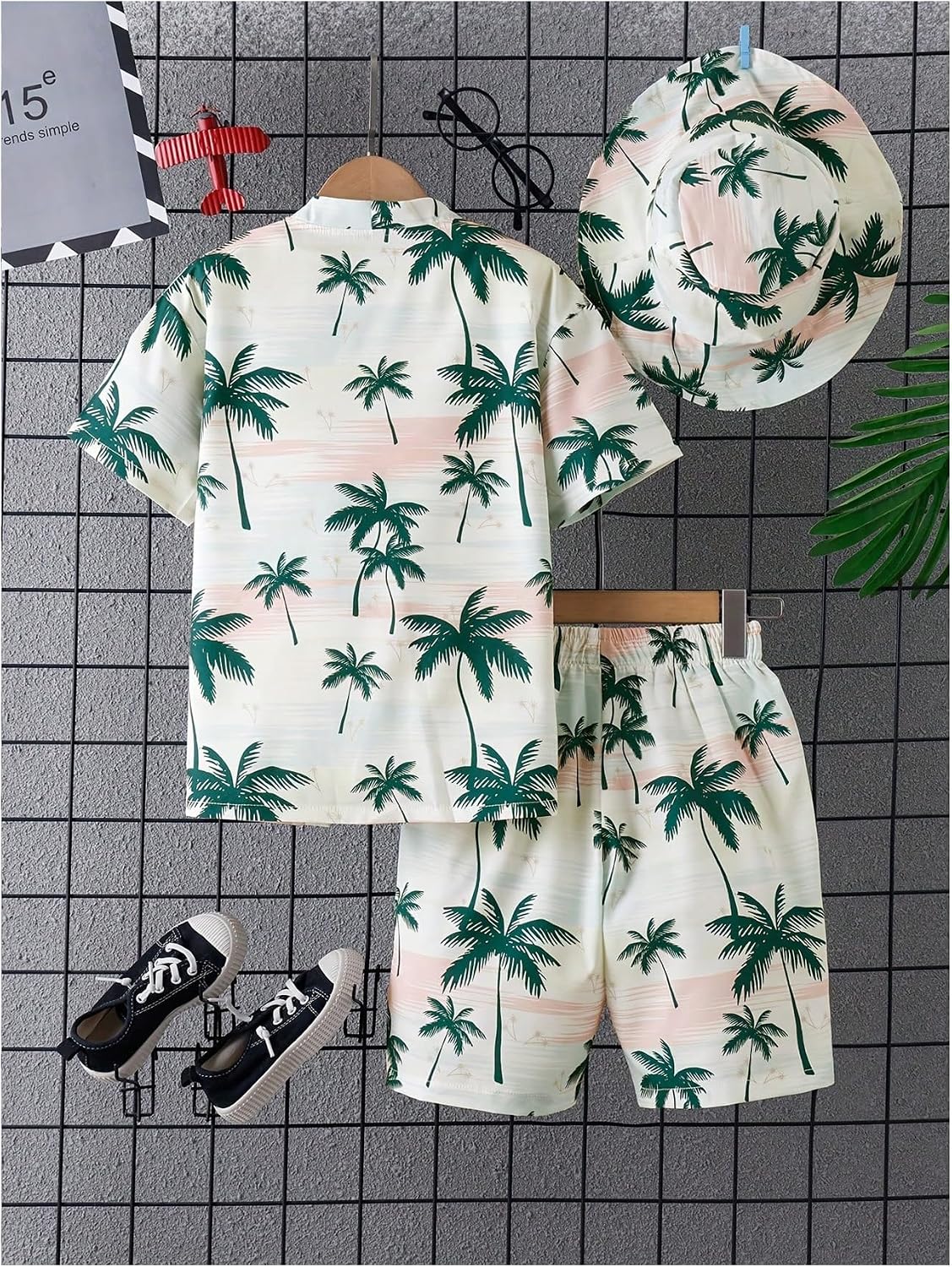 VIPWOLF Boy's 2 Piece Hawaiian Outfits Tropical Short Sleeve Kimono Shirts and Shorts with Sun Hat