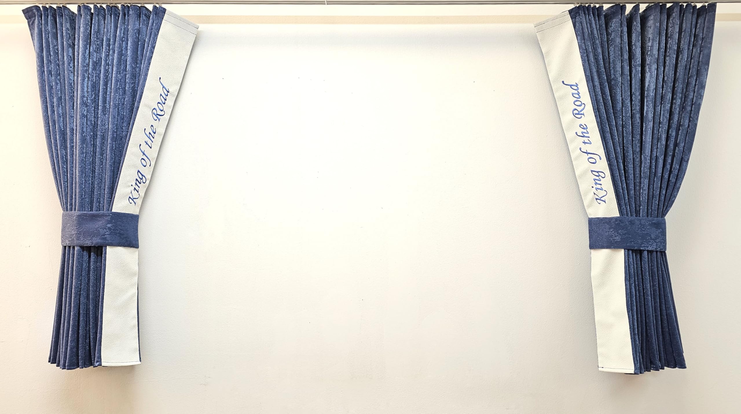 Rideaux de luxe en velours avec pompons pour camion - Bleu et blanc - Taille universelle