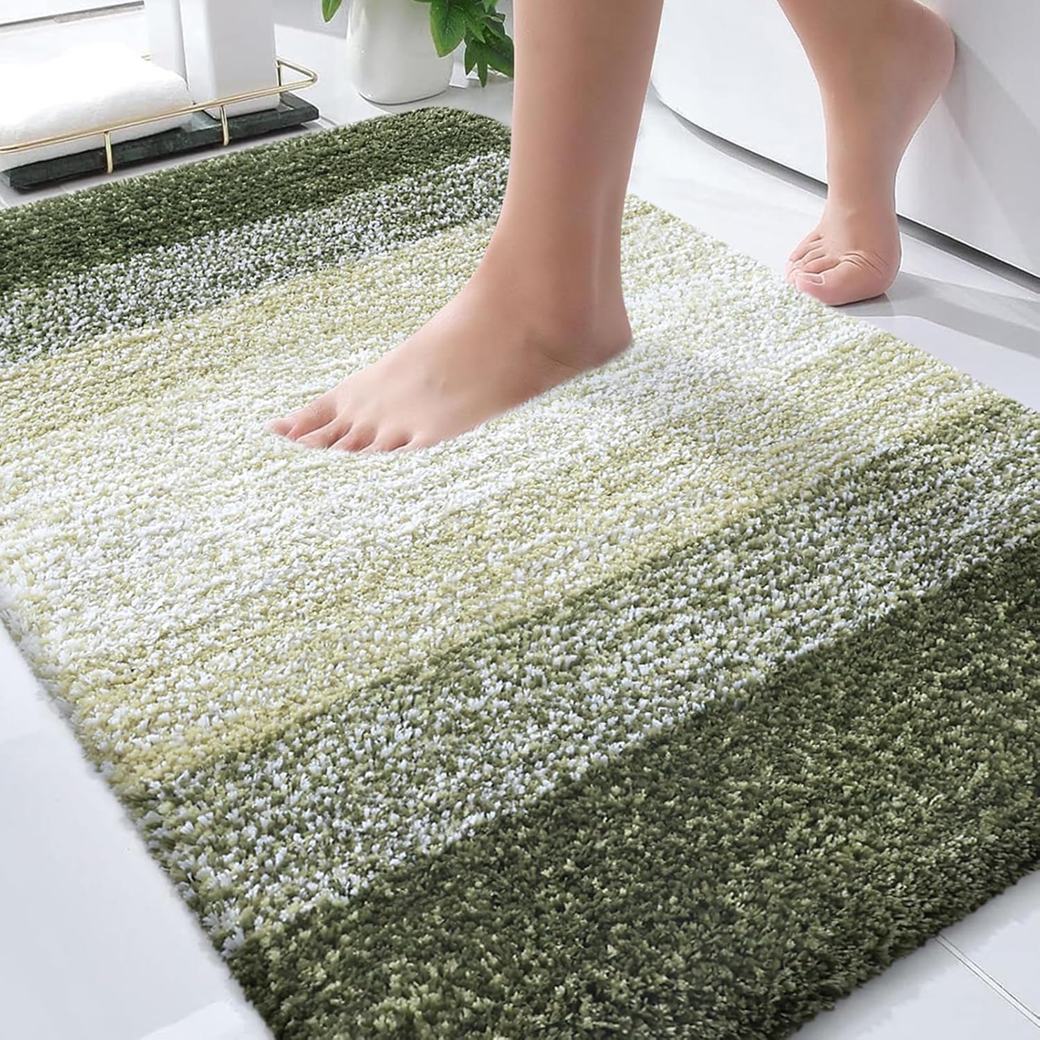 OLANLY Bathroom Rugs Mat 30x20, Extra Soft Absorbent Microfiber Bath Rugs, Rubber Backing, Quick Dry, Machine Washable Bath Mats for Bathroom Floor, Tub and Shower, Home Decor Accessories, Dark Green