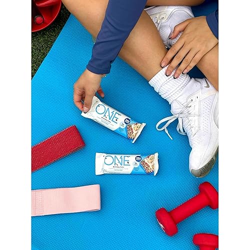 Vista 4 de ONE Protein Bars, Birthday Cake, Gluten Free with 20g Protein and 1g Sugar, Pantry Staples, 2.12 oz (12 Count)