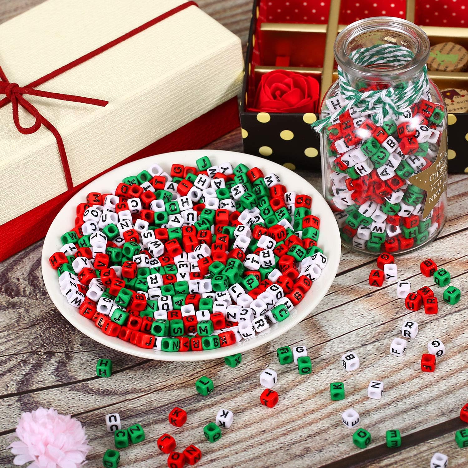 WILLBOND 1140 Pieces Alphabet Beads Kit Christmas Letter Beads Square Plastic Alphabet Letter Beads and Transparent Rope for Jewelry Making Bracelet Necklace Key Chains Craft Christmas Decorations