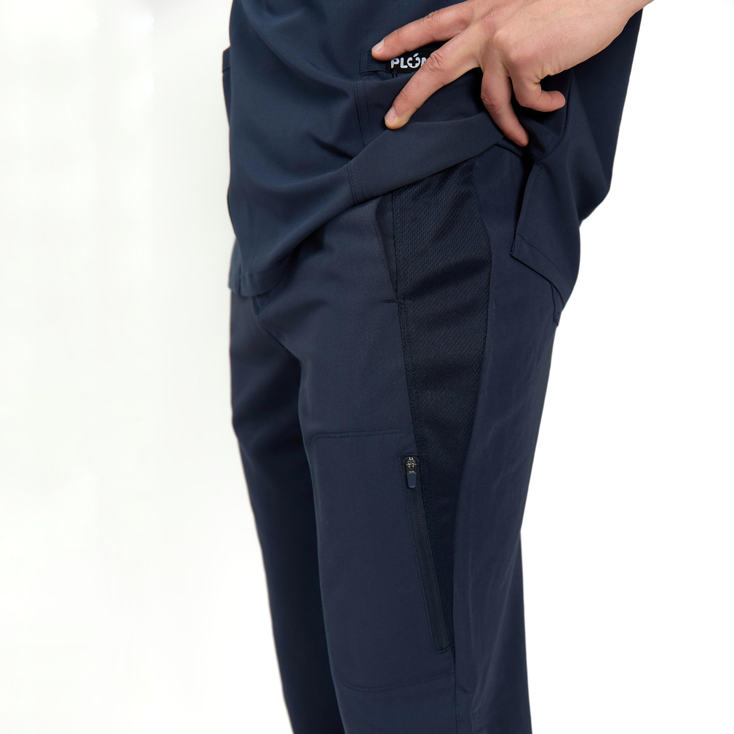 Conjunto Sanitario Hombre Plum – Uniforme médico con Bolsillos | Pijama Sanitario Transpirable para Hospital y clínica