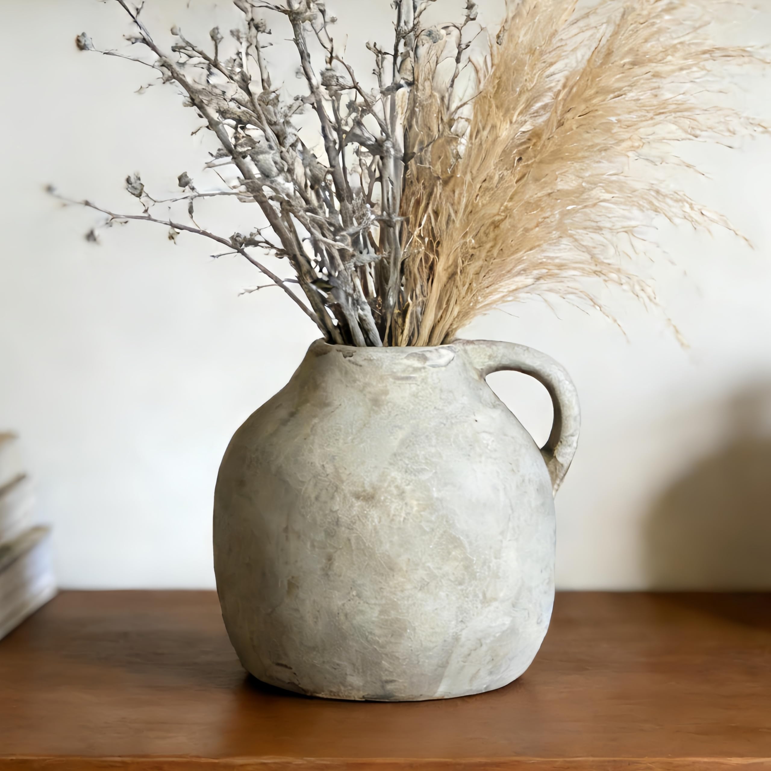 Vase rustique en céramique pour decoration de mariage ou salon chaleureux