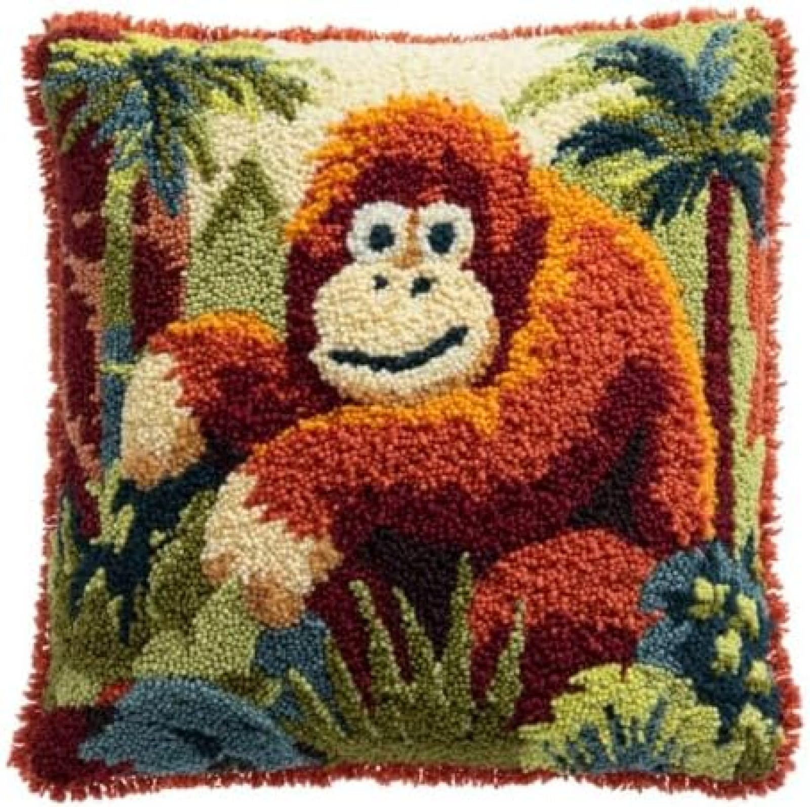 kitphoenix DIY Latch Hook Cushion Kit Orangutan and Forest,Beginner-Friendly Rug Hooking Pillow Kit,Crochet Craft Cushion Cover for Home Decor,43x43 cm