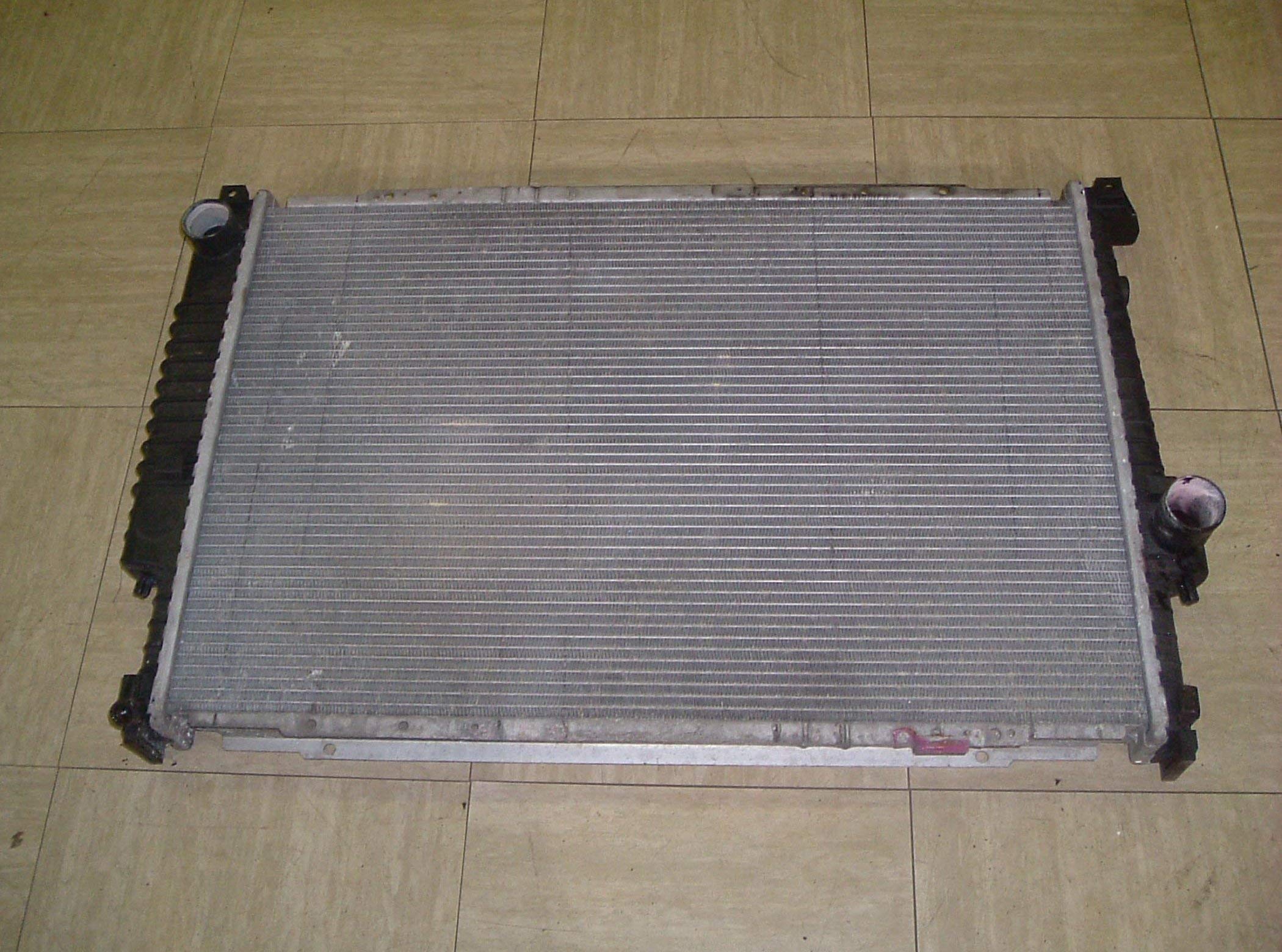 BMW E34 E32 E31 M60 V8 M70 S70 V12 Radiator 2242138 Genuine