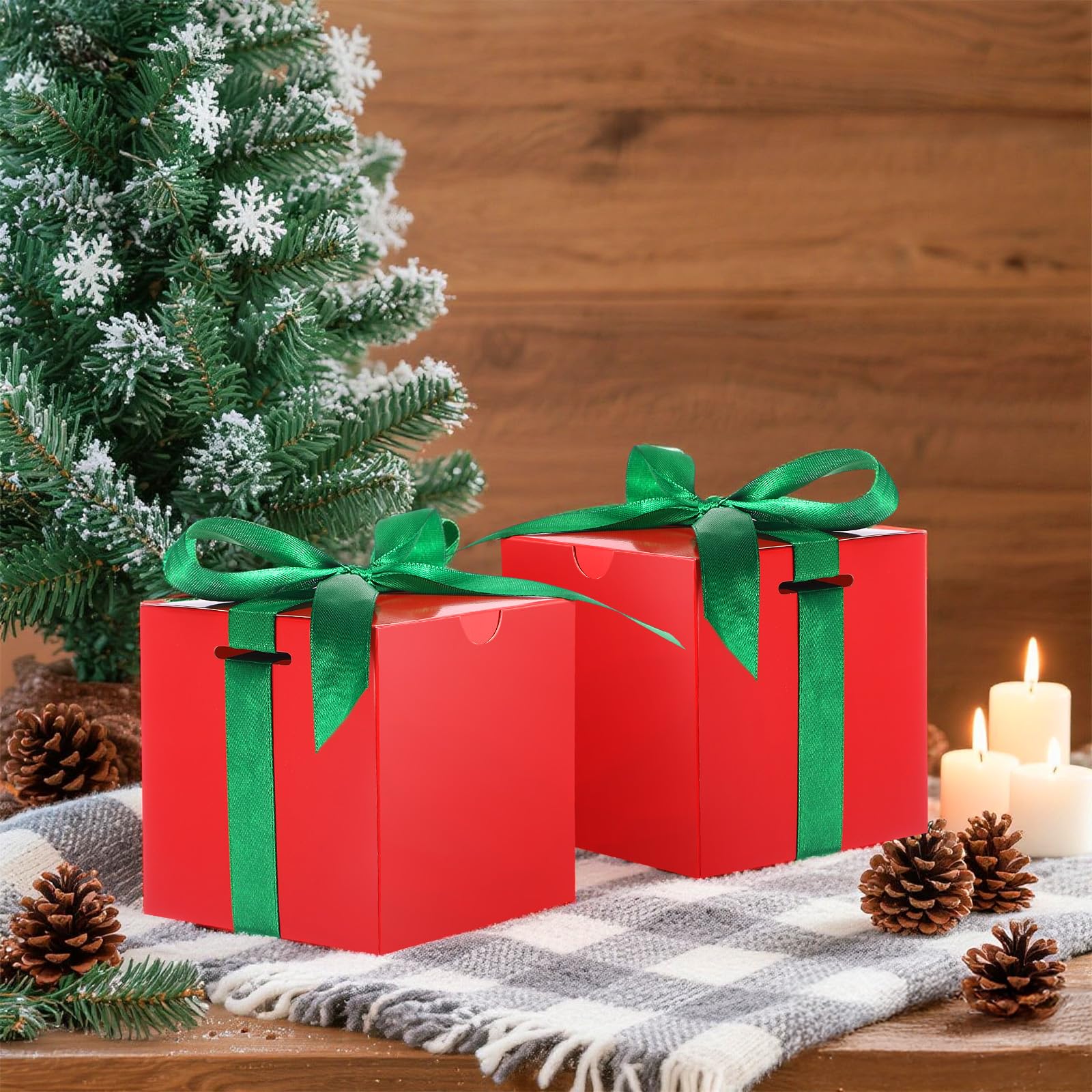 Dispowreath Lot de 48 petites boîtes cadeaux de Noël avec couvercle et ruban pour emballage cadeau, décorations de mariage, vacances, fête d'anniversaire (classique) 10,2 x 10,2 x 10,2 cm
