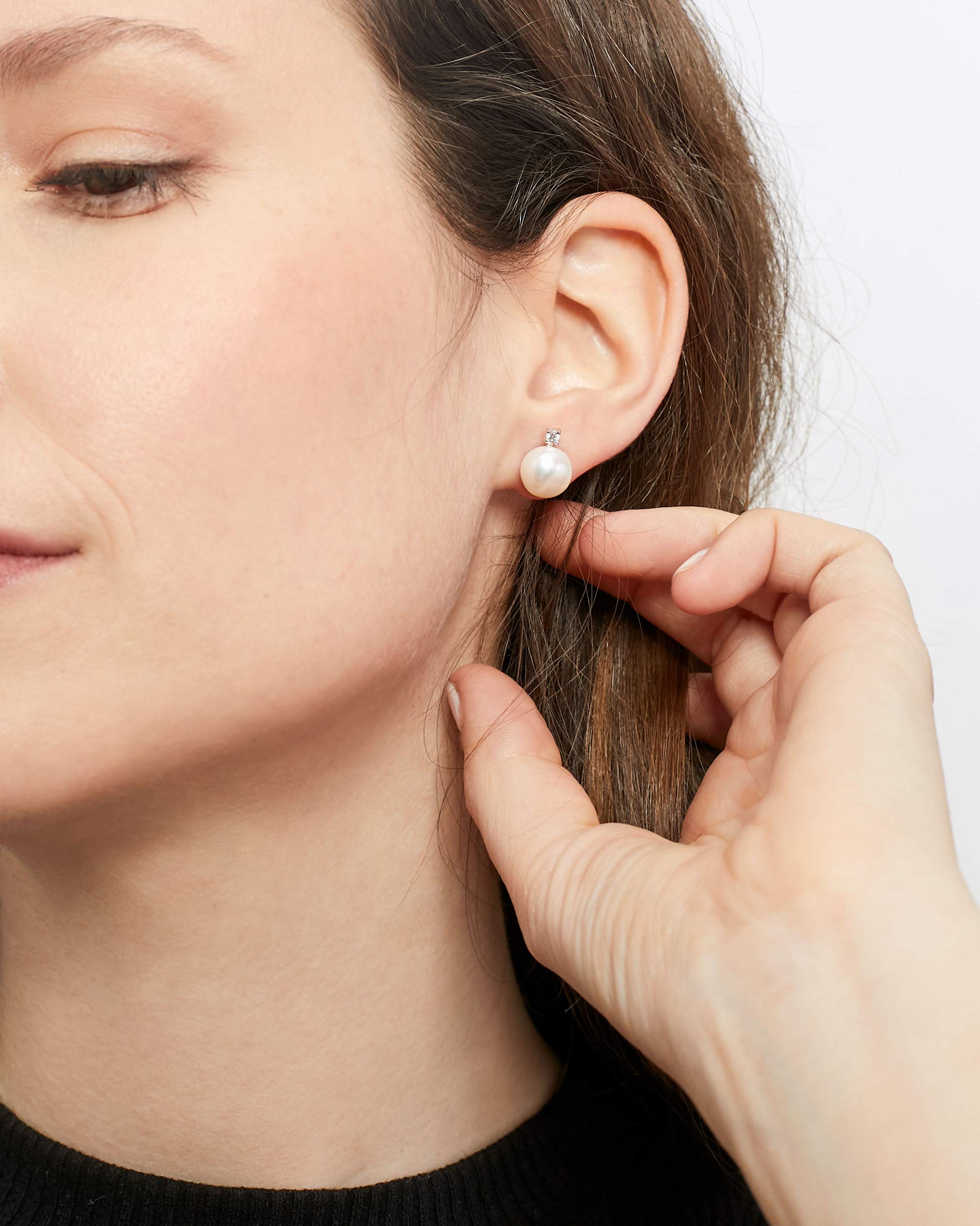 Pendientes de mujer de perlas cultivadas de agua dulce con circonita SECRET & YOU. Diseño Tú y Yo - Pendientes de Plata de Ley Rodiada de 925 milésimas con tuerca grande.
