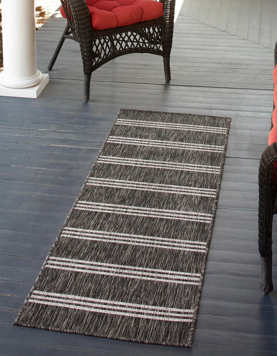 Unique Loom Jill Zarin Outdoor Collection Area Rug - Anguilla (2' x 5' 1'' Runner, Charcoal/ Ivory)