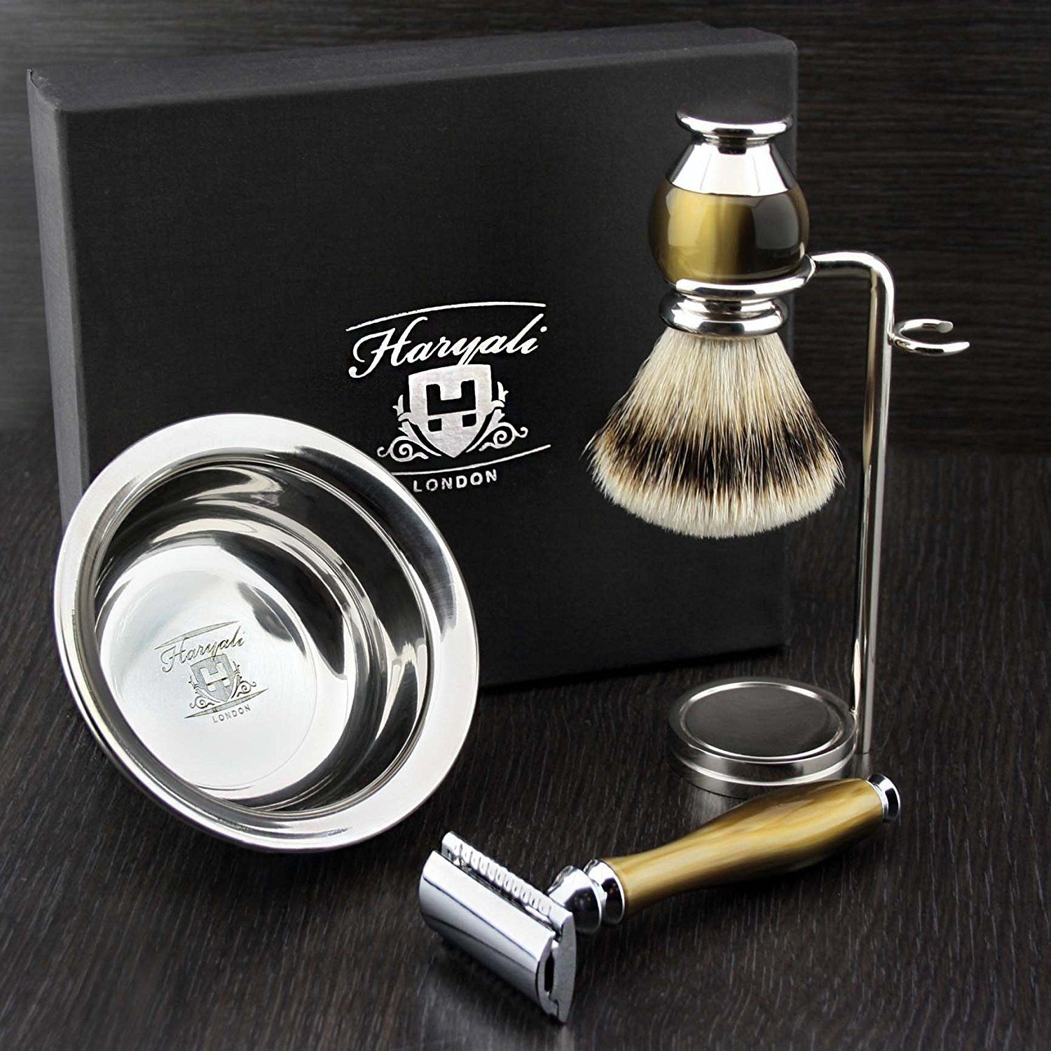 Set di 4 rasature da uomo, con pennello a punta argentata, rasoio per rasatura, supporto e ciotola da barba, design Haryali London