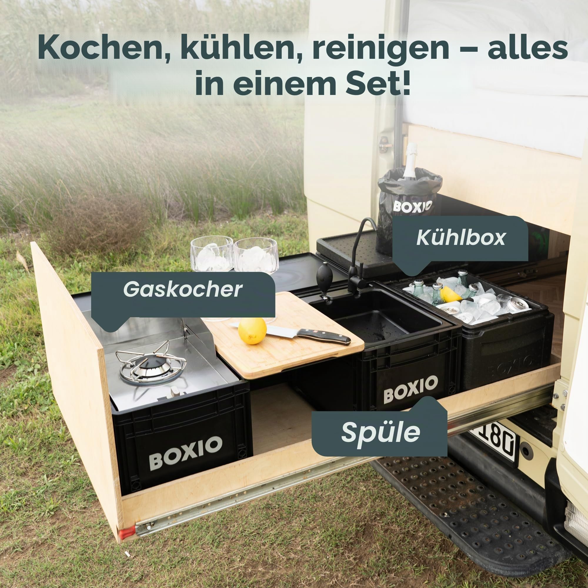 BOXIO - Kitchen Bundle: Mobile Campingküche ohne Strom mit Kochbox, Waschbecken & Gaskocher mit Outdoor Zubehör Schneidbrett, Kühlakkus, Sitzkissen UVM. Perfekte All-in-one Lösung