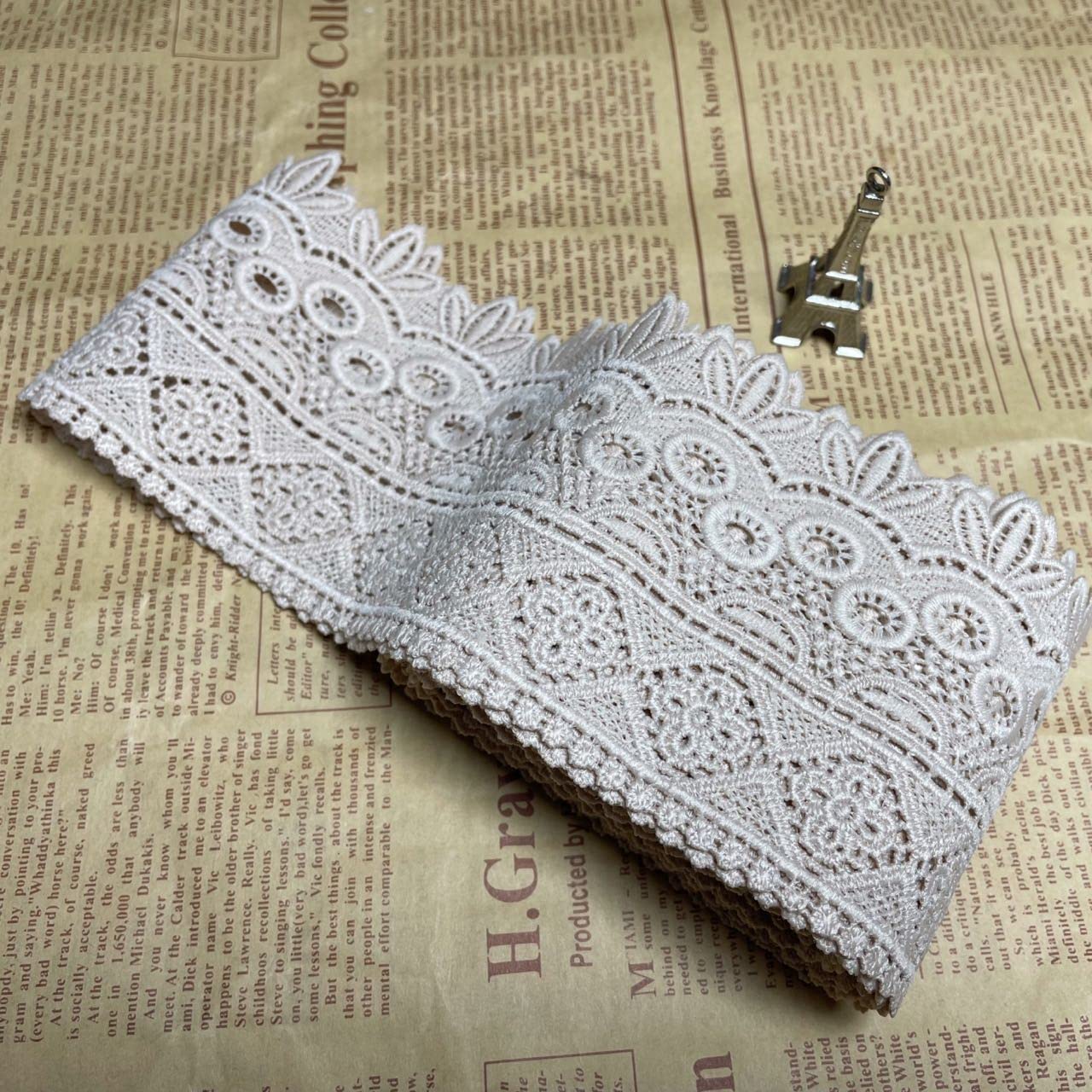 8CM Width Europe Rome Pattern Inelastic Embroidery Lace Trim,Curtain Tablecloth Slipcover Bridal DIY Clothing/Accessories.(2 Yards in one Package) (Khaki)