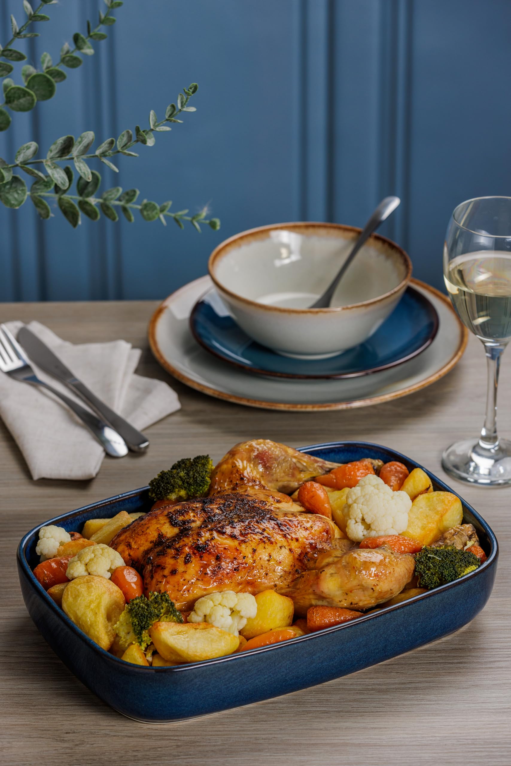 Mason Cash Plat à four rectangulaire bleu réactif 31 cm | 2 litres en grès avec finition émaillée unique – Idéal pour lasagnes, rôtis, légumes et miettes | Passe au lave-vaisselle et au micro-ondes
