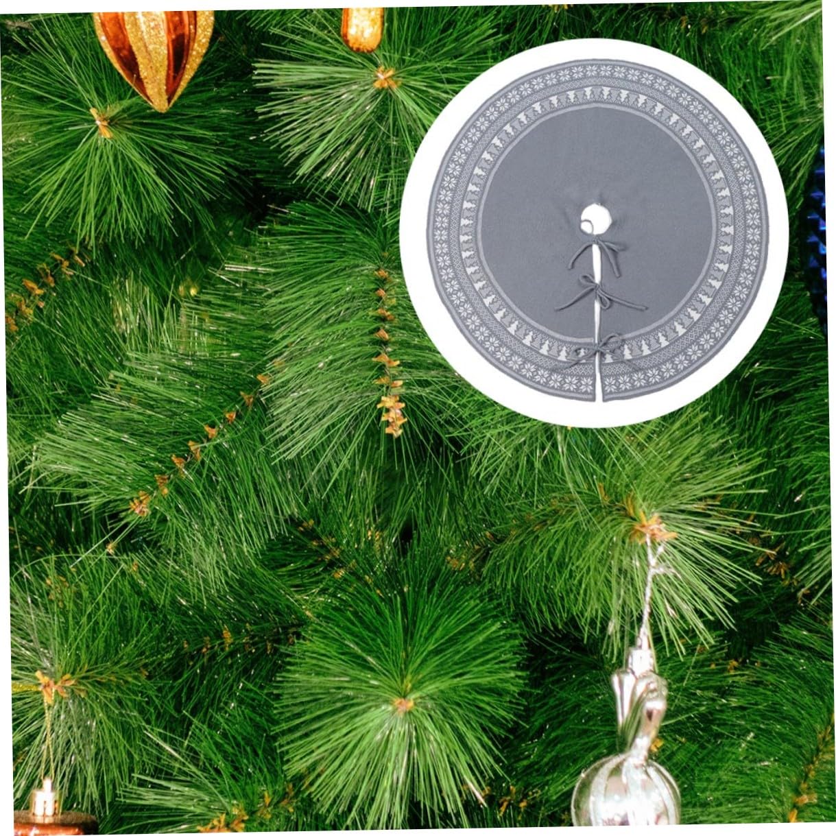 Weihnachtsbaumschürze Gestrickt mit Schneeflocken und Baum-Elementen Großer Radius als Baumrock oder Teppich für Weihnachtsdekoration