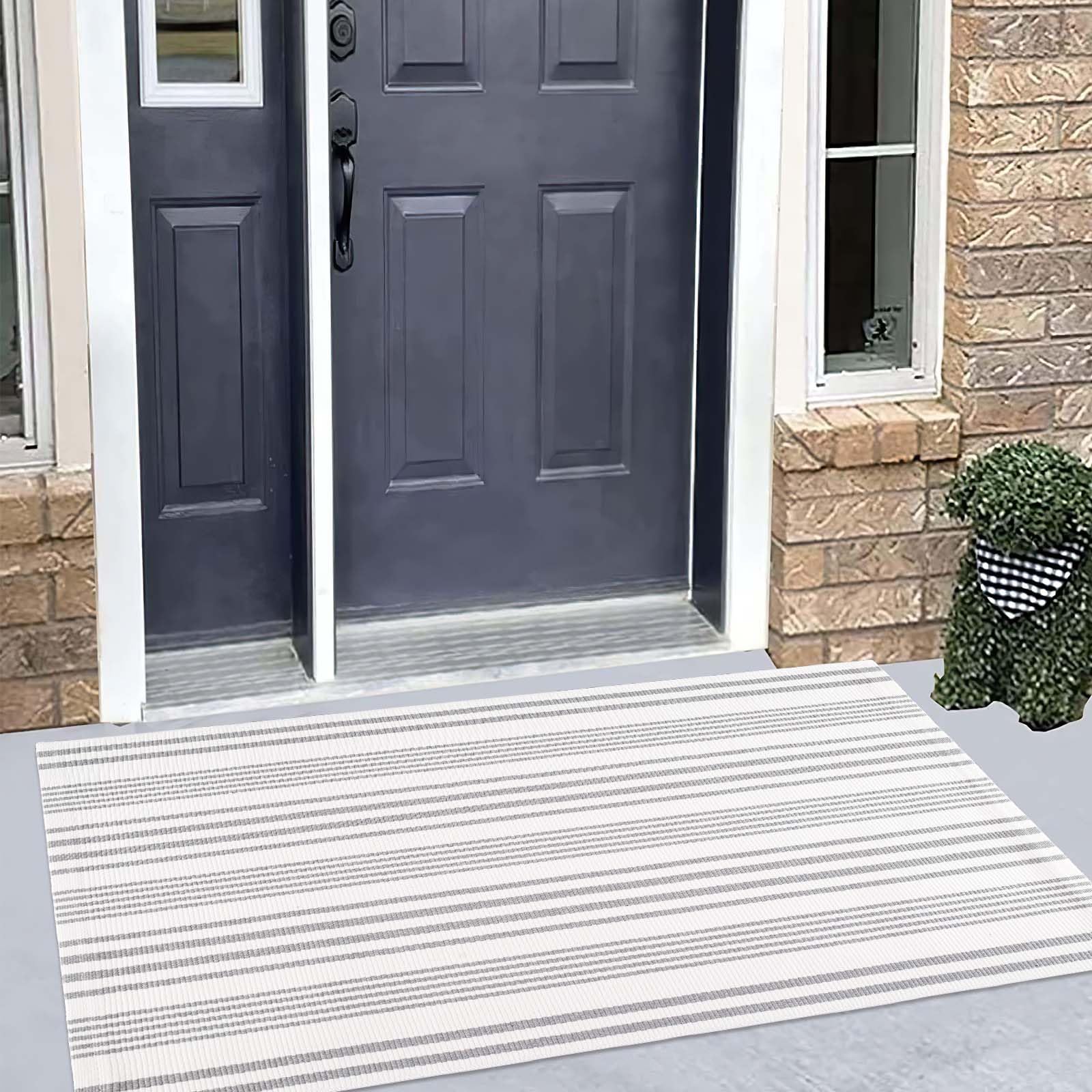 Alfombra de Exterior a Rayas Grises y Blancas de 61 x 130 cm (24" x 51"),
