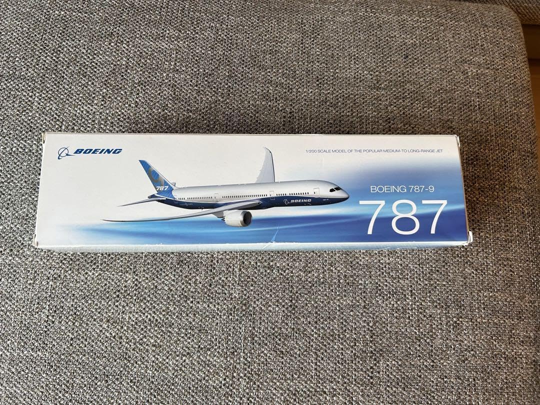 【限定・正規品】Boeing 787-9 モデルプレーン 1/200 ボーイング Amazon.co.jp: 限定 Boeing 787-9 モデルプレーン 1/200