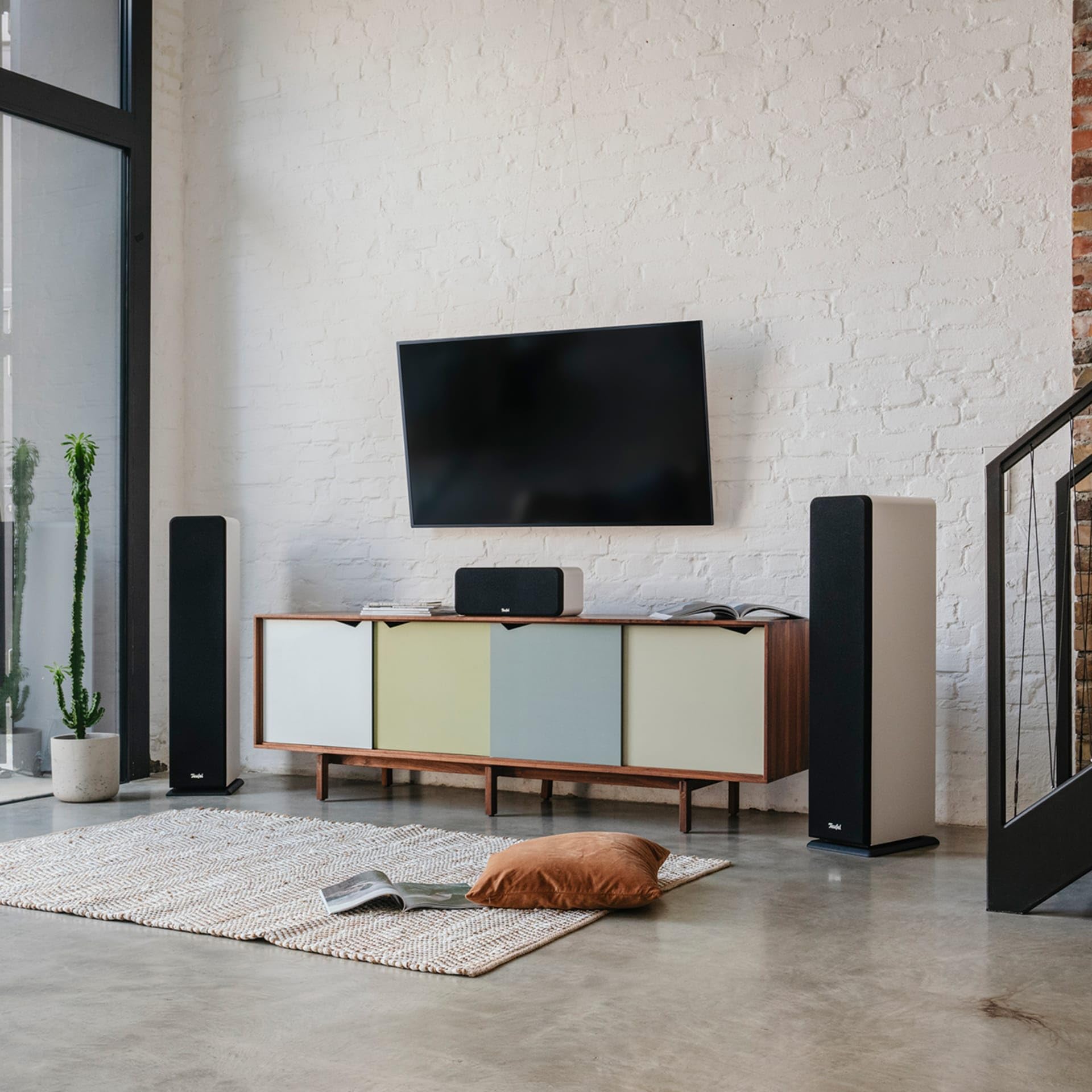 Teufel Ultima 40 Surround Power Edition 5.1-Set - Heimkino Lautsprecher 5.1 Soundanlage mit riesigem Subwoofer (optional kabellos ansteuerbar), Bassreflex, 3-Wege-System - Weiß