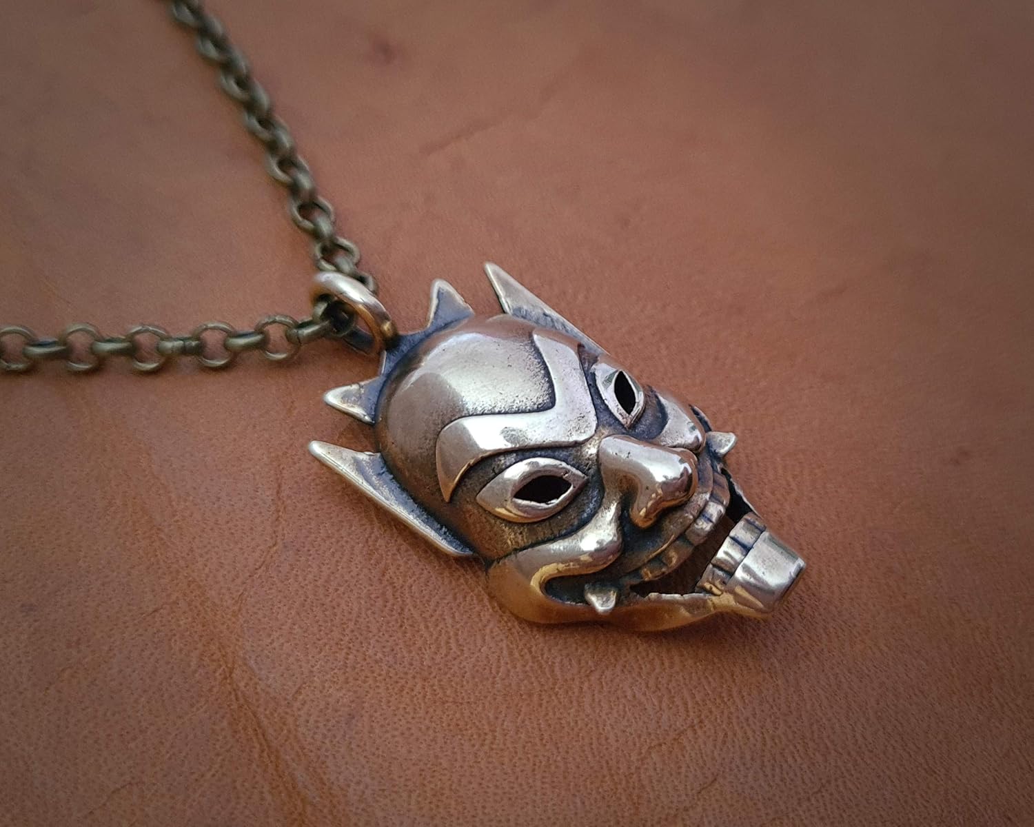 Japanese Oni Samurai Spirit Mask Necklace Pendant Accessories Solid Brass Casting comes with Chain