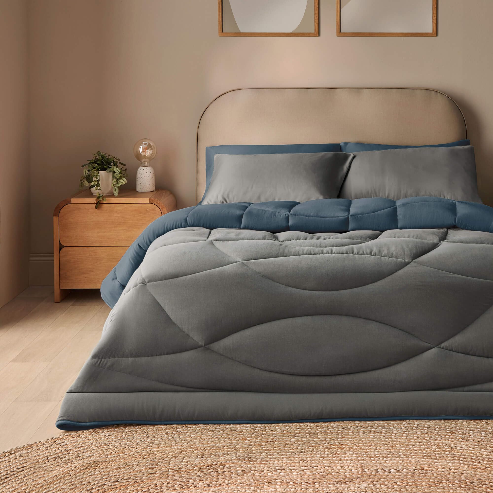 Julian Charles Blue Silentnight Coverless 10.5 Tog Duvet And Pillowcase - King Size