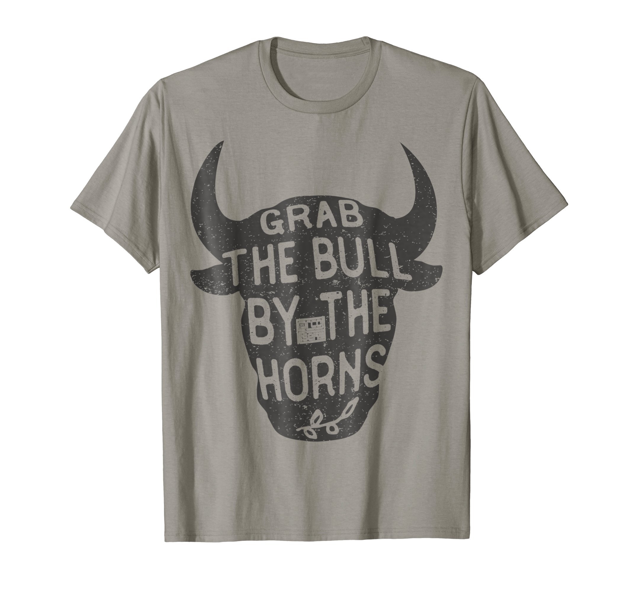 VINTAGE INSPIRATION GRAB BULL HORNS RODEO COW RIDEVINTAGE INSPIRATION GRAB BULL HORNS RODEO COW RIDING T-SHIRT