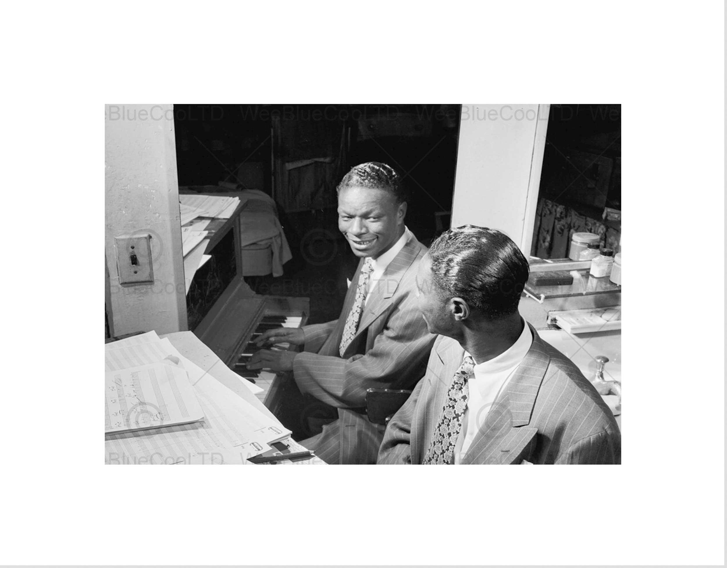 Wee Blue Coo VINTAGE MUSIC LEGEND NAT KING COLE REFLECT MIRROR FRAMED ART PRINT B12X3754