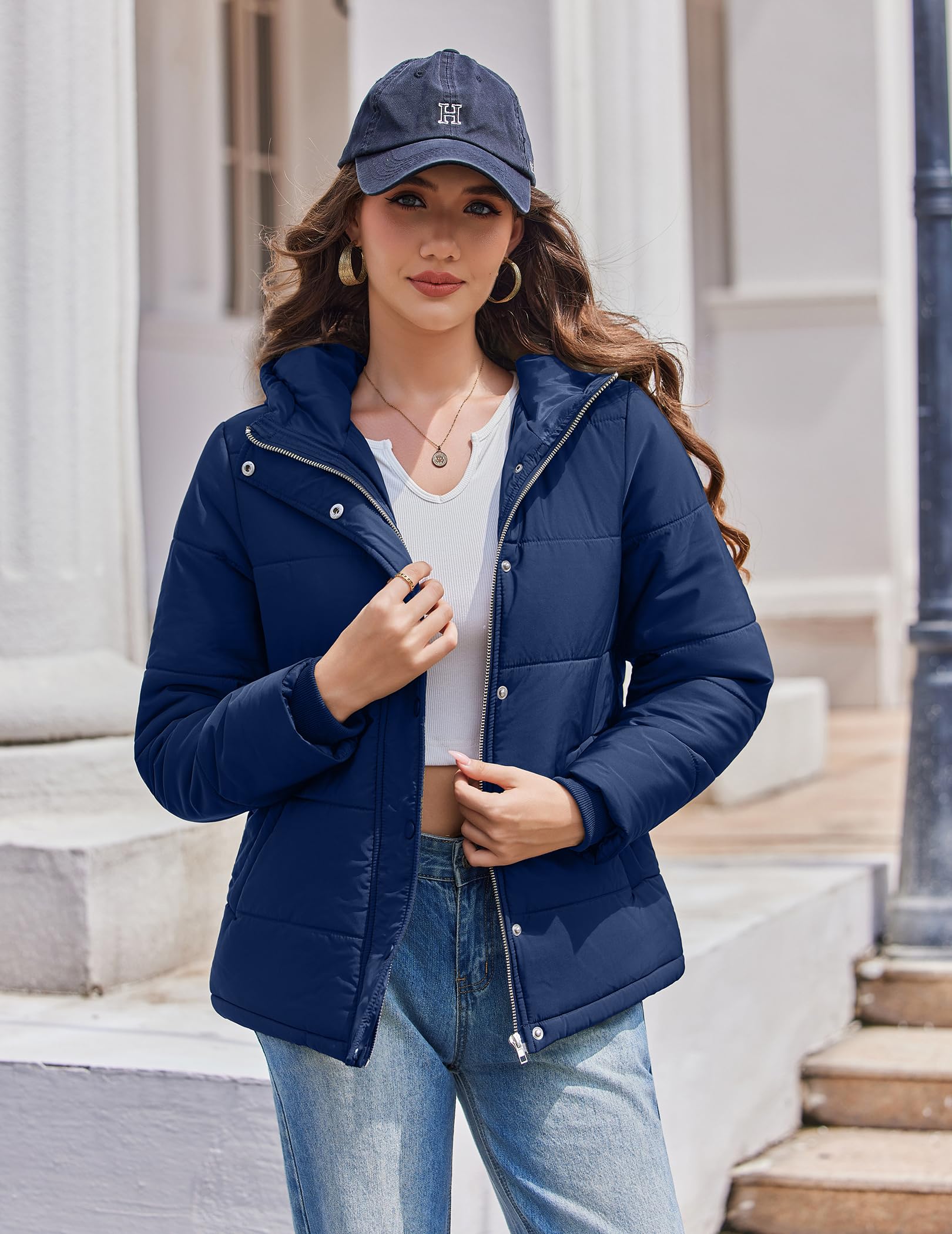 Zeagoo Chaqueta de invierno para mujer, abrigos de invierno cálidos y ligeros, abrigo corto, parka de invierno, chaqueta de entretiempo con capucha, S-XXL
