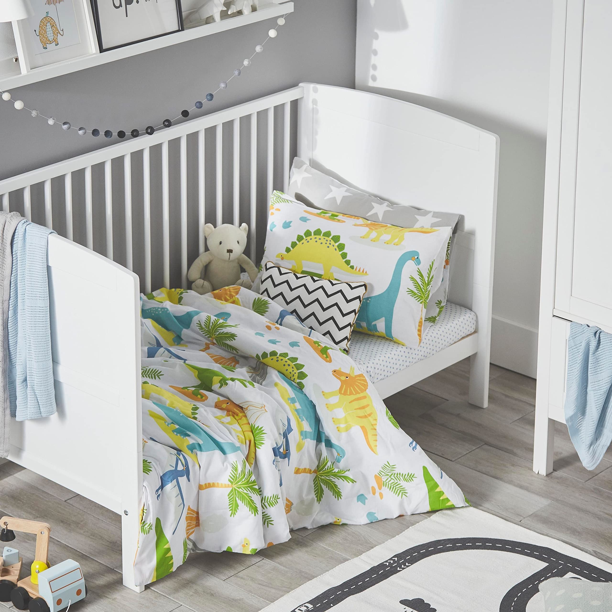 Bloomsbury Mill - Set biancheria da letto per bambini - Dinosauri World – Set Copripiumino Jurassic Dino Lettino e federa per Ragazzi e Ragazee - Lenzuola Culle per junior e bambino - 120 x 150 cm