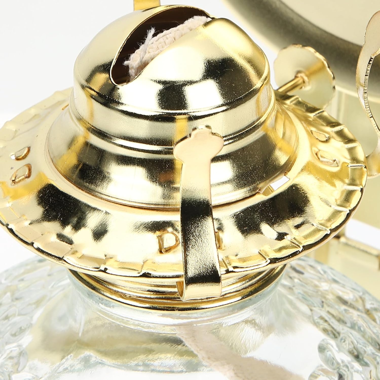 SAFIGLE Vintage Retro Kerosene Oil Lamp with Thickened Windproof Glass Shade Sturdy Rustic Indoor Emergency Lighting for Living Bedroom and Power Outage Use