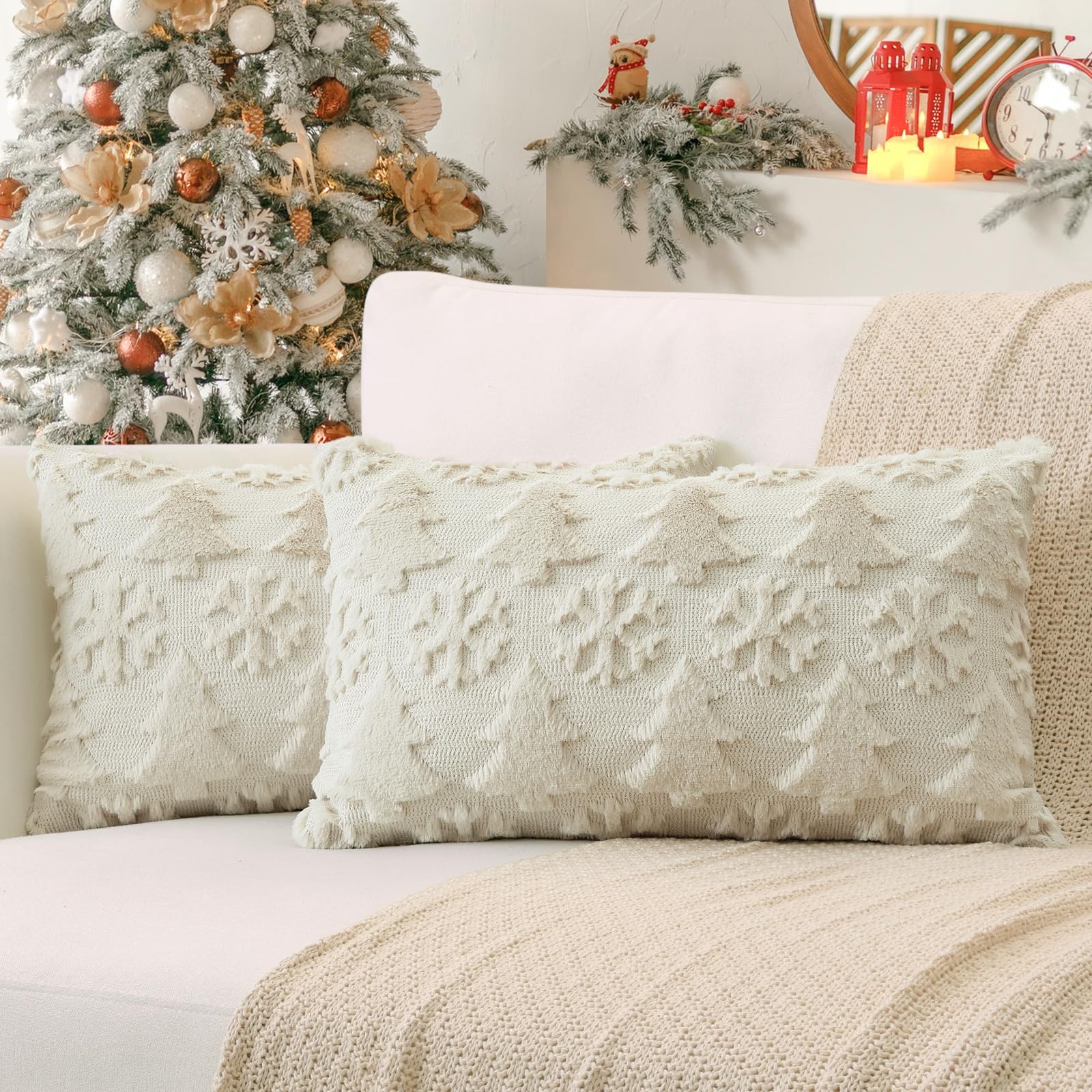 Sungeek Set of 2 Christmas Cushion Covers 40x60 cm, Soft Plush Faux Fur Christmas Tree Snowflake Winter Holiday Xmas Decorative Lumbar Throw Pillow Cover Cases for Sofa Couch Bed Living Room, Beige โ image 1