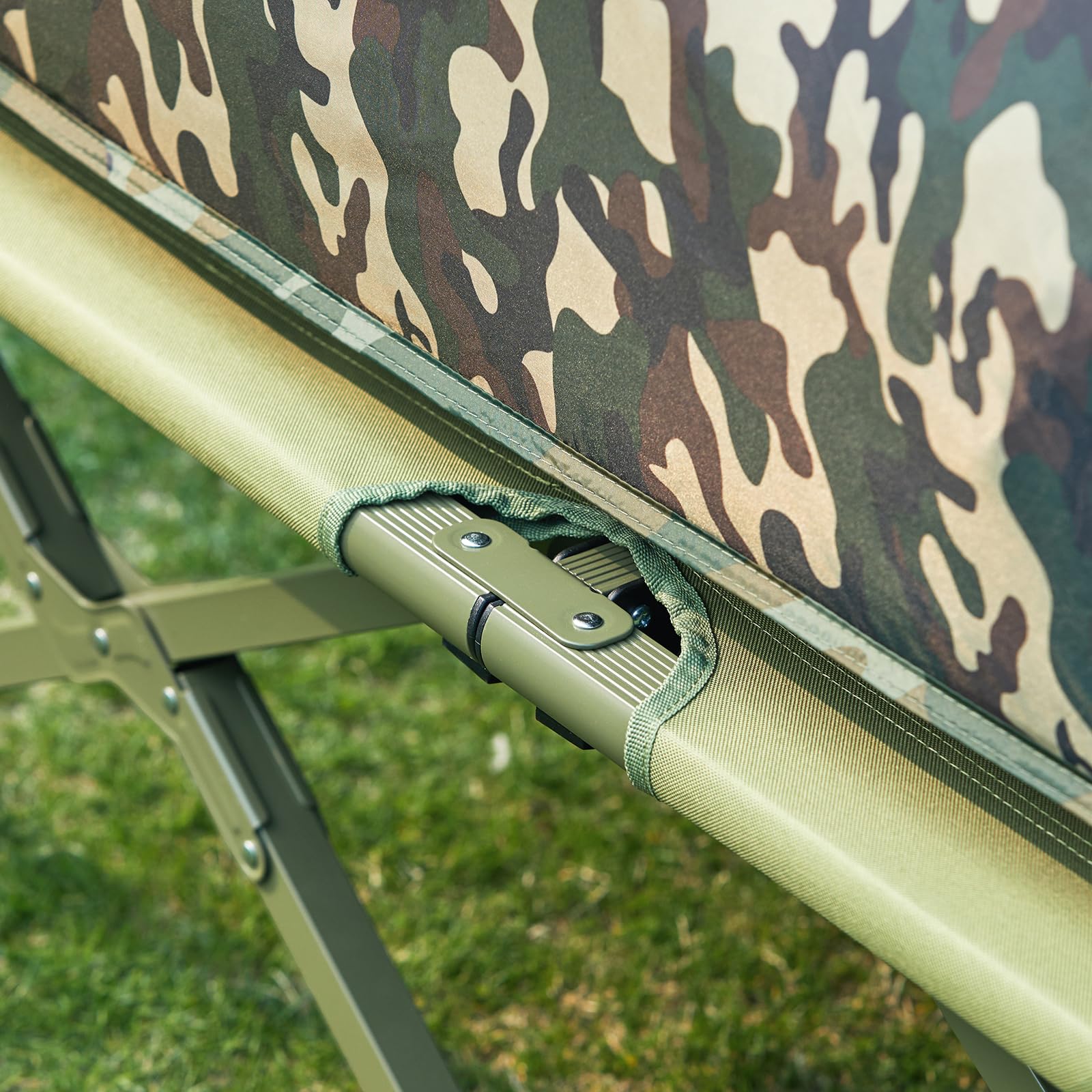 SoBuy faltbar Survival-Zelt Feldbett mit Zelt Feldbett 4 in1 Camping Set mit Schlafsack Wurfzelt Matratze und Zubehör Zelt 1 Person 1 Mann Zelt Outdoor Tarnfarbe BHT ca. 193x160x86cm OGS32-TN