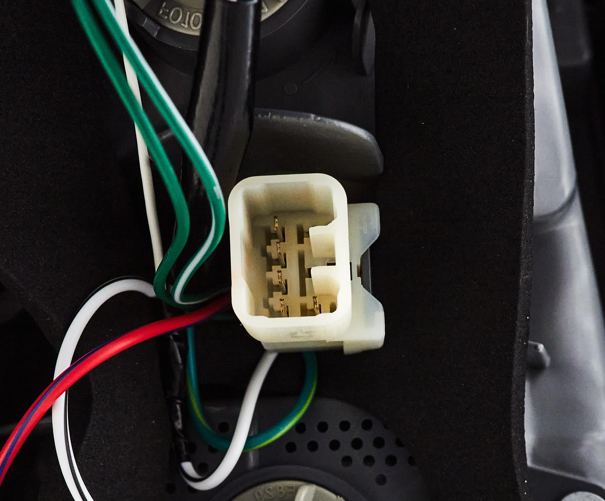 carro LUCES DE LA COLA Derecha 8155147270 adecuado para TOYOTA PRIUS V/PLUS, 12 -