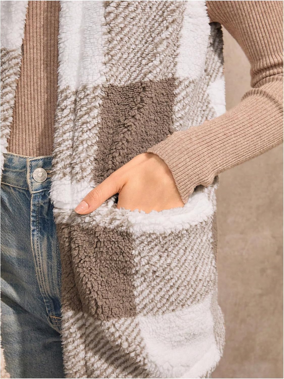 Verdusa Women's Gingham Plaid Teddy Jacket Furry Fuzzy Vest Sleeveless Winter Coats with Pockets - Image 4