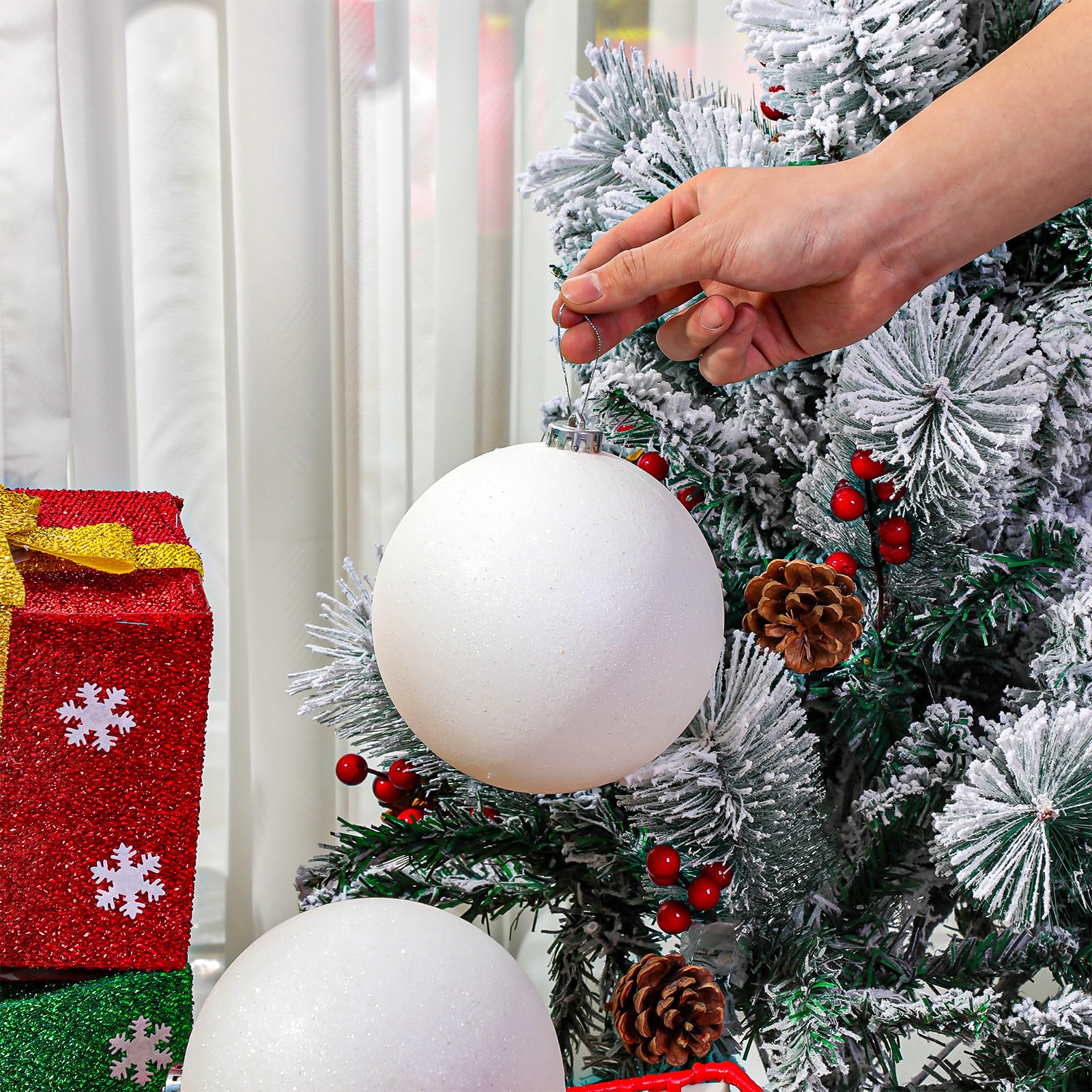 Lot de 4 mini boules de Noël à paillettes en plastique à suspendre pour sapin de Noël, décoration d'hiver, fête, mariage (15,2 cm)