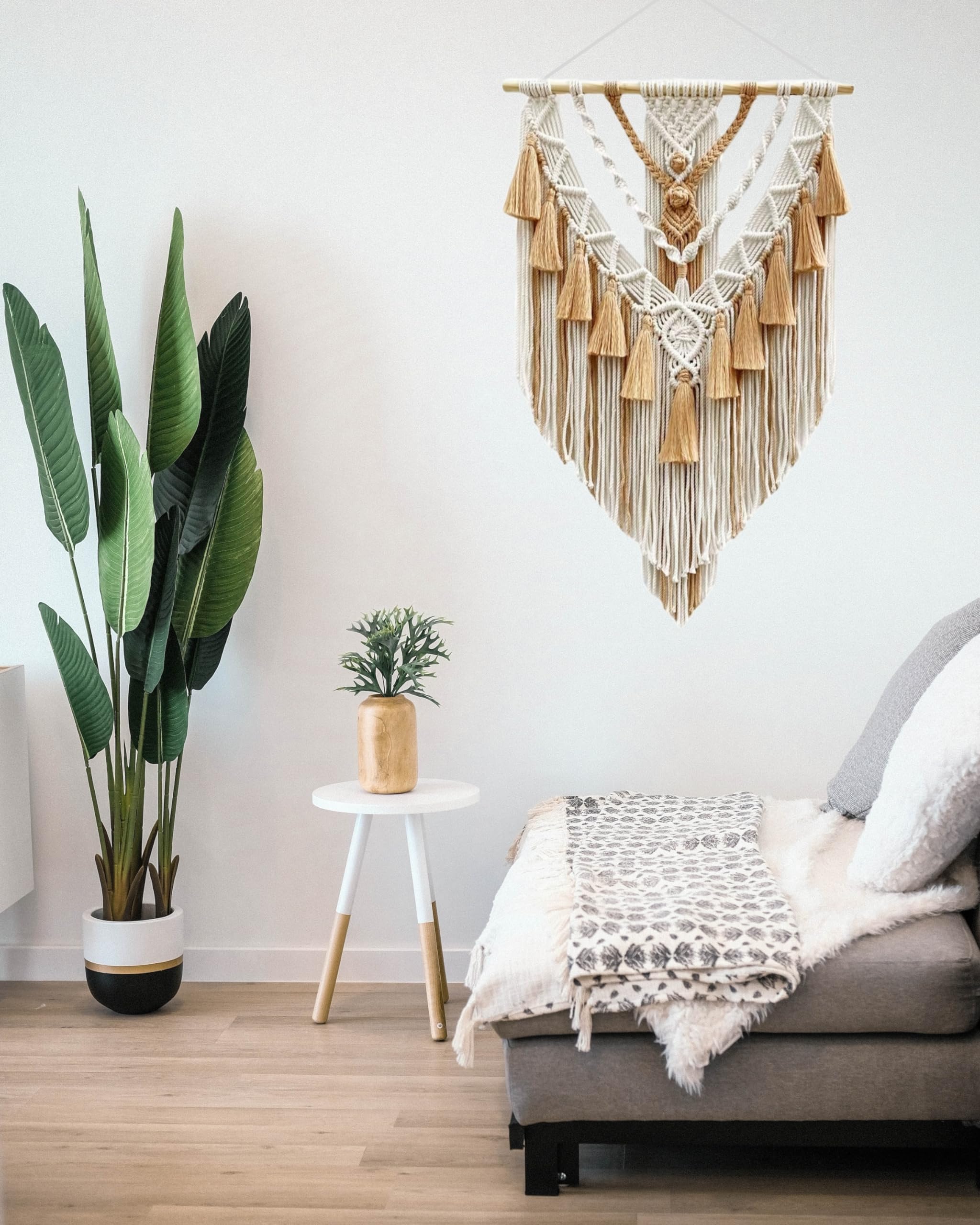 HARWAVE Boho Macrame Wall Hanging & Wall Decor, Cotton Handmade Tapestry with Tassel, Woven Macrame Wall Art for Decorating Bedroom Living Room Apartment Nursery (Brown)
