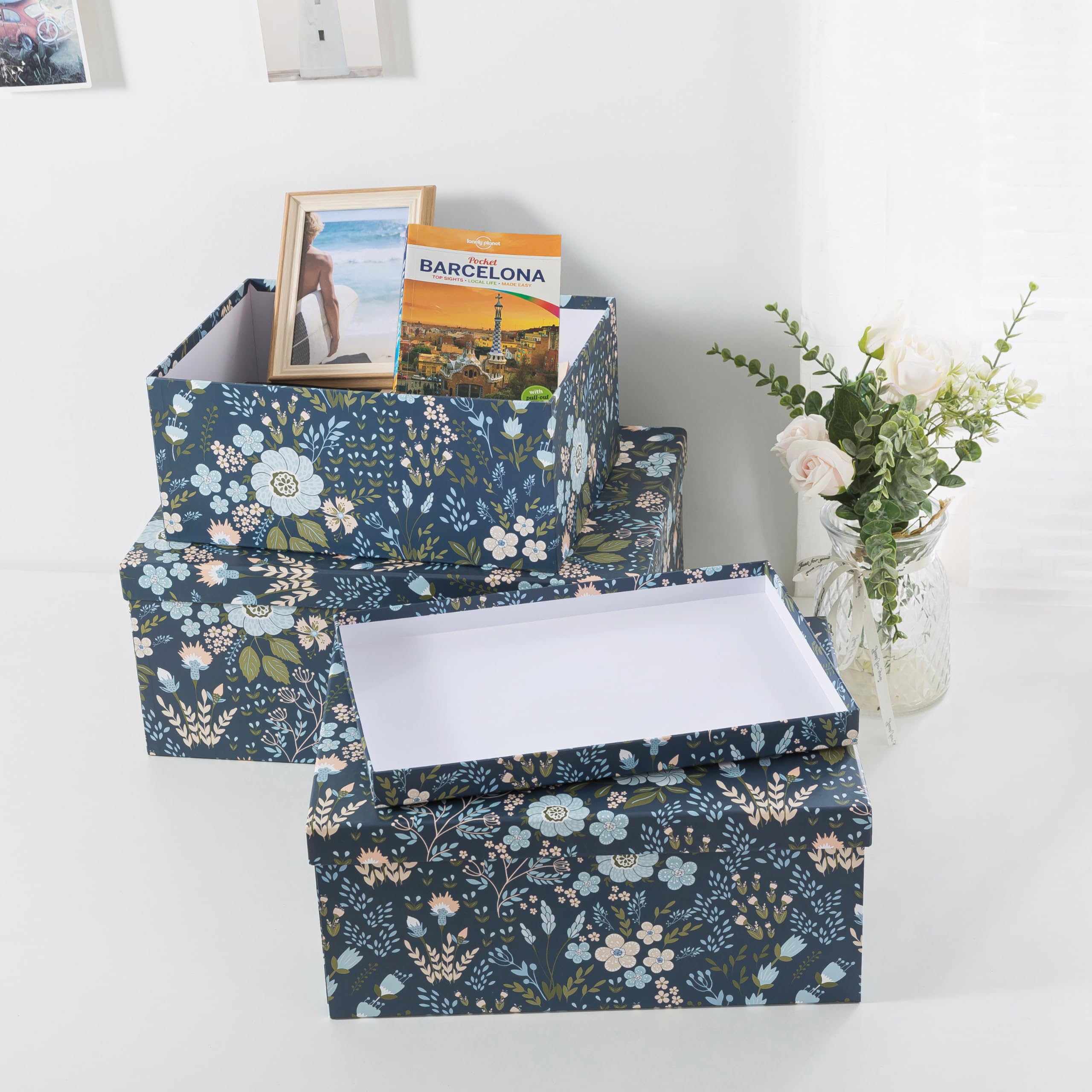 Soul & Lane Cajas de almacenamiento de cartón decorativas florales con tapas, juego de 3 cajas de recuerdo grandes anidadas, almacenamiento de fotos con tapas para decoración del hogar y recuerdos