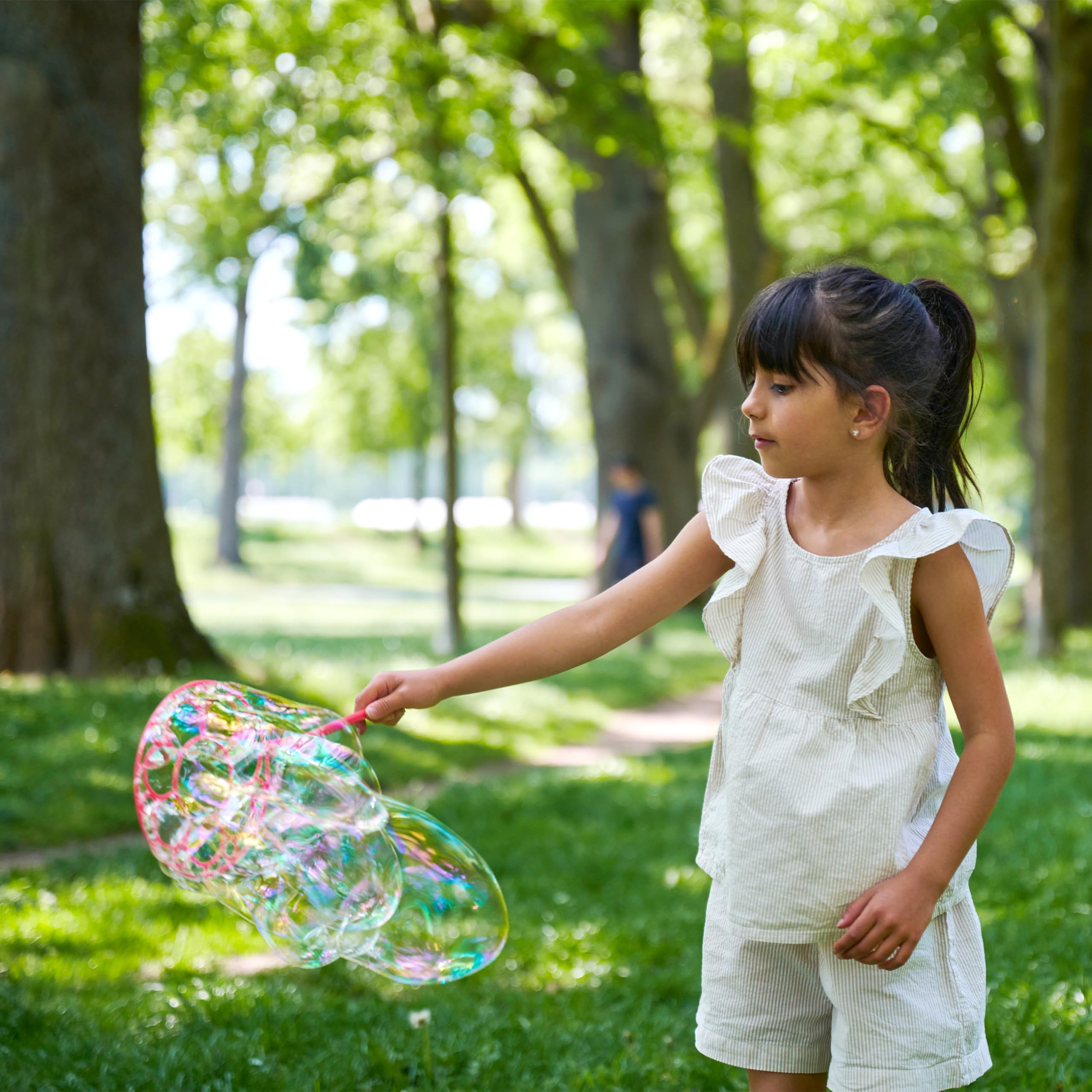SIMBA 107286191 Bubble Fun zestaw ogromnych baniek mydlanych, 2 pierścienie śr.: 18 cm, ług, 250 ml, od 3 lat